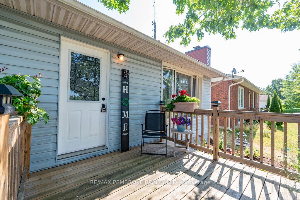 Photo 21 of 159 Mud Lake Road, Laurentian Valley — HOMEH