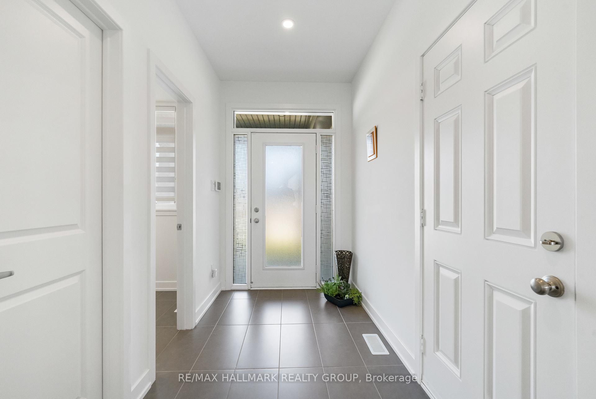 Photo 3 of 3320 Findlay Creek Drive, Ottawa, Leitrim — HOMEH