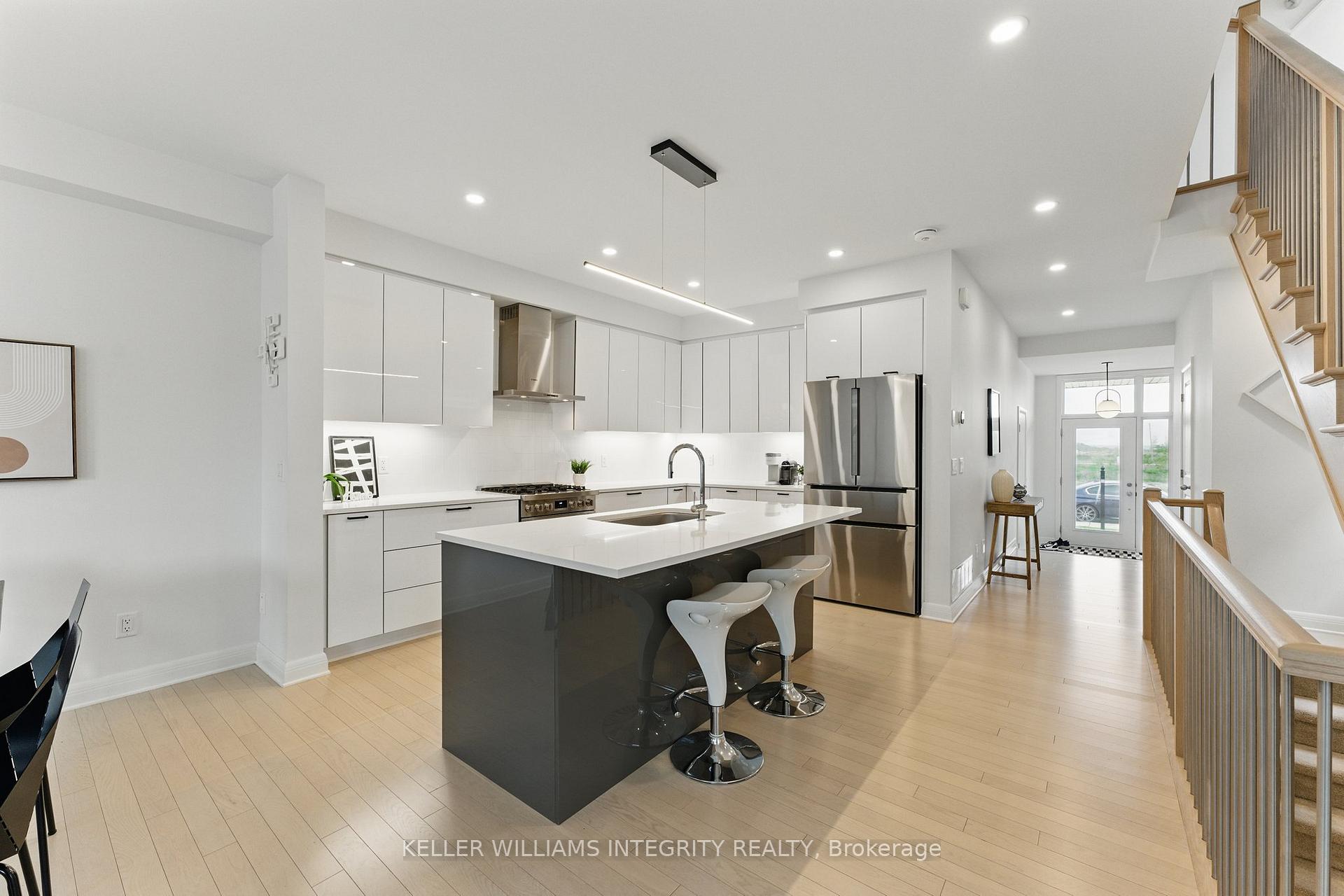 Photo 4 of 62 Michael Stoqua Street, Ottawa, CFB Rockcliffe and Area — HOMEH