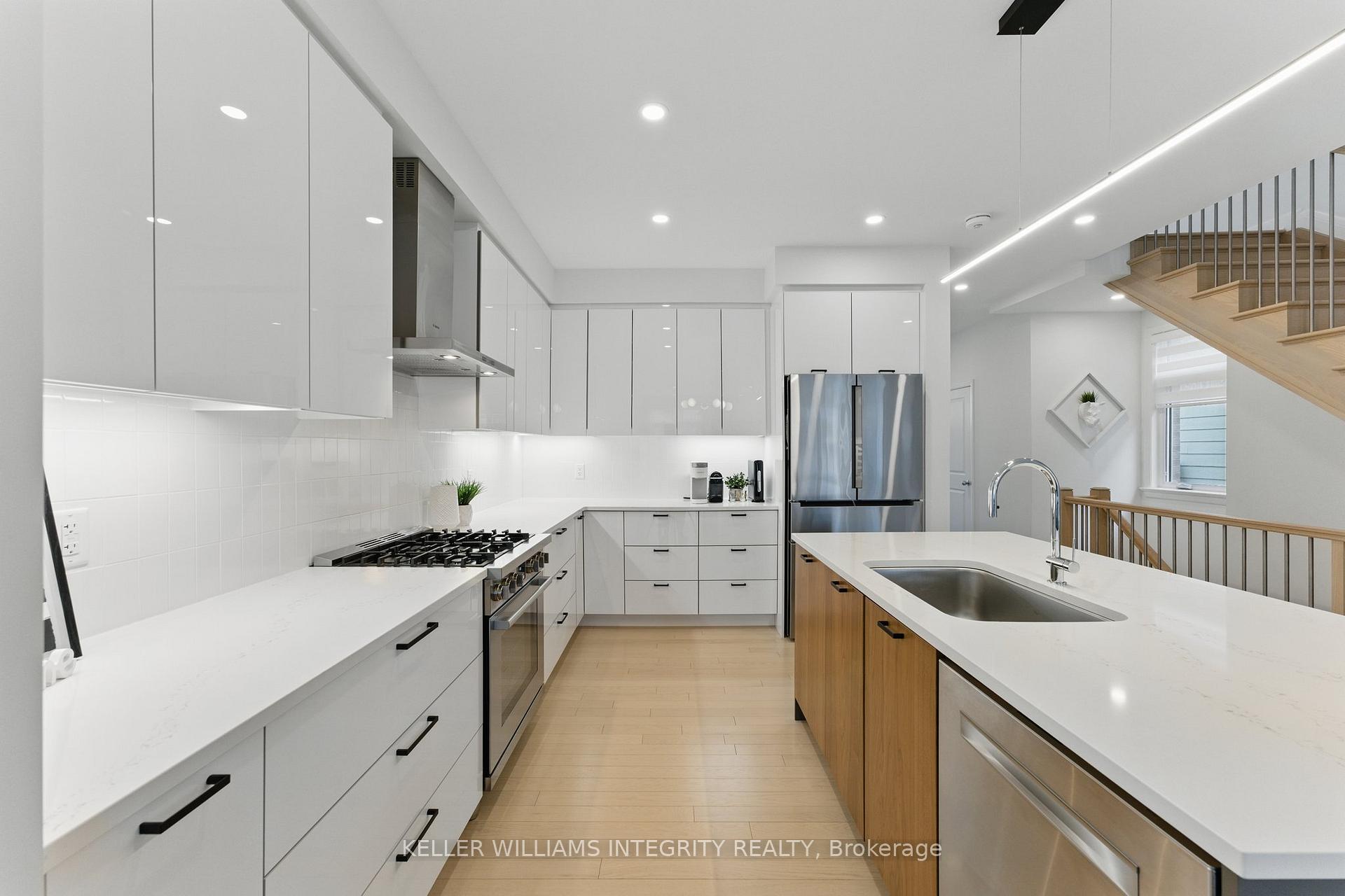 Photo 7 of 62 Michael Stoqua Street, Ottawa, CFB Rockcliffe and Area — HOMEH