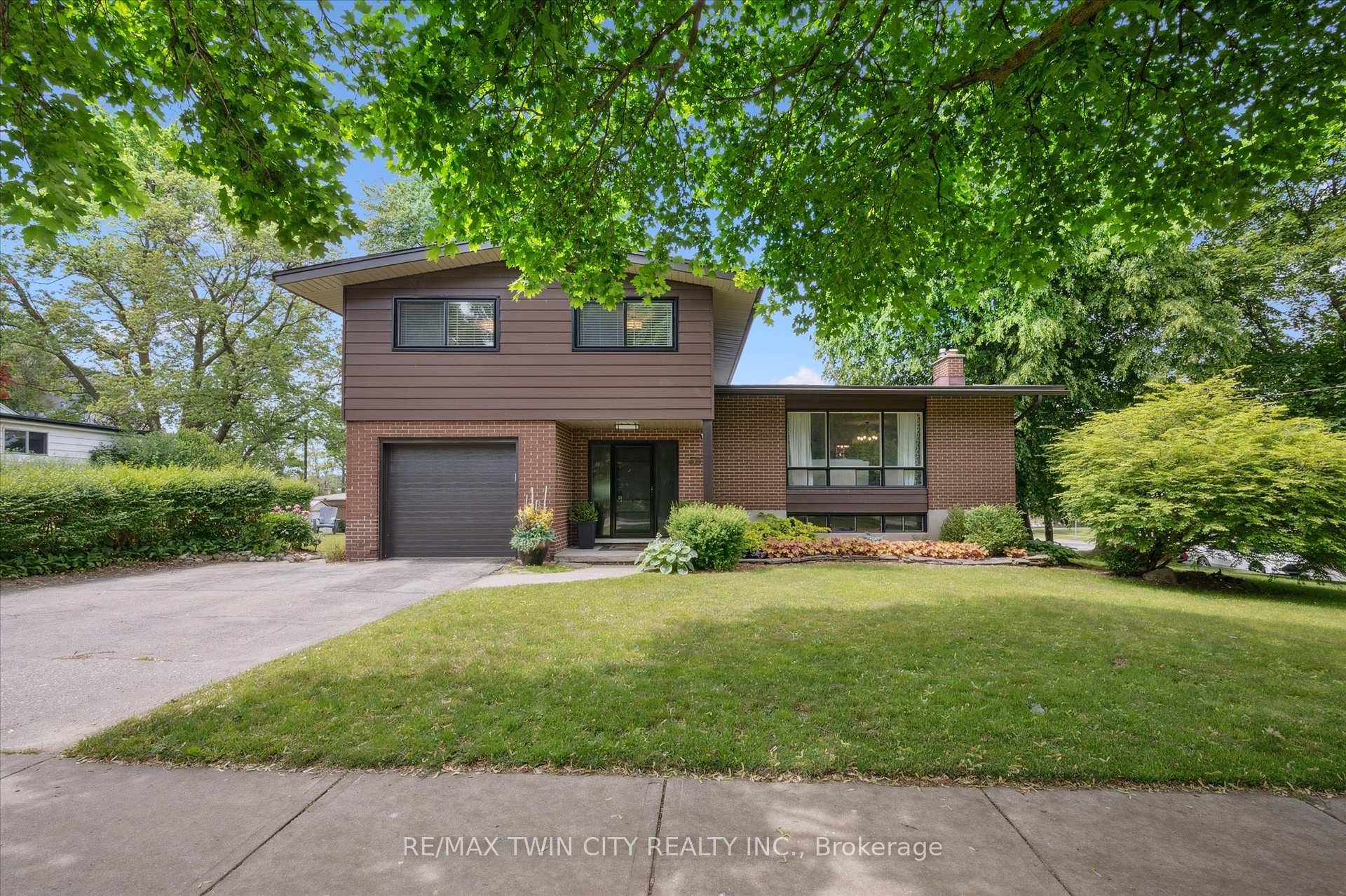 Photo 1 of 321 Dixon Street, Kitchener — HOMEH