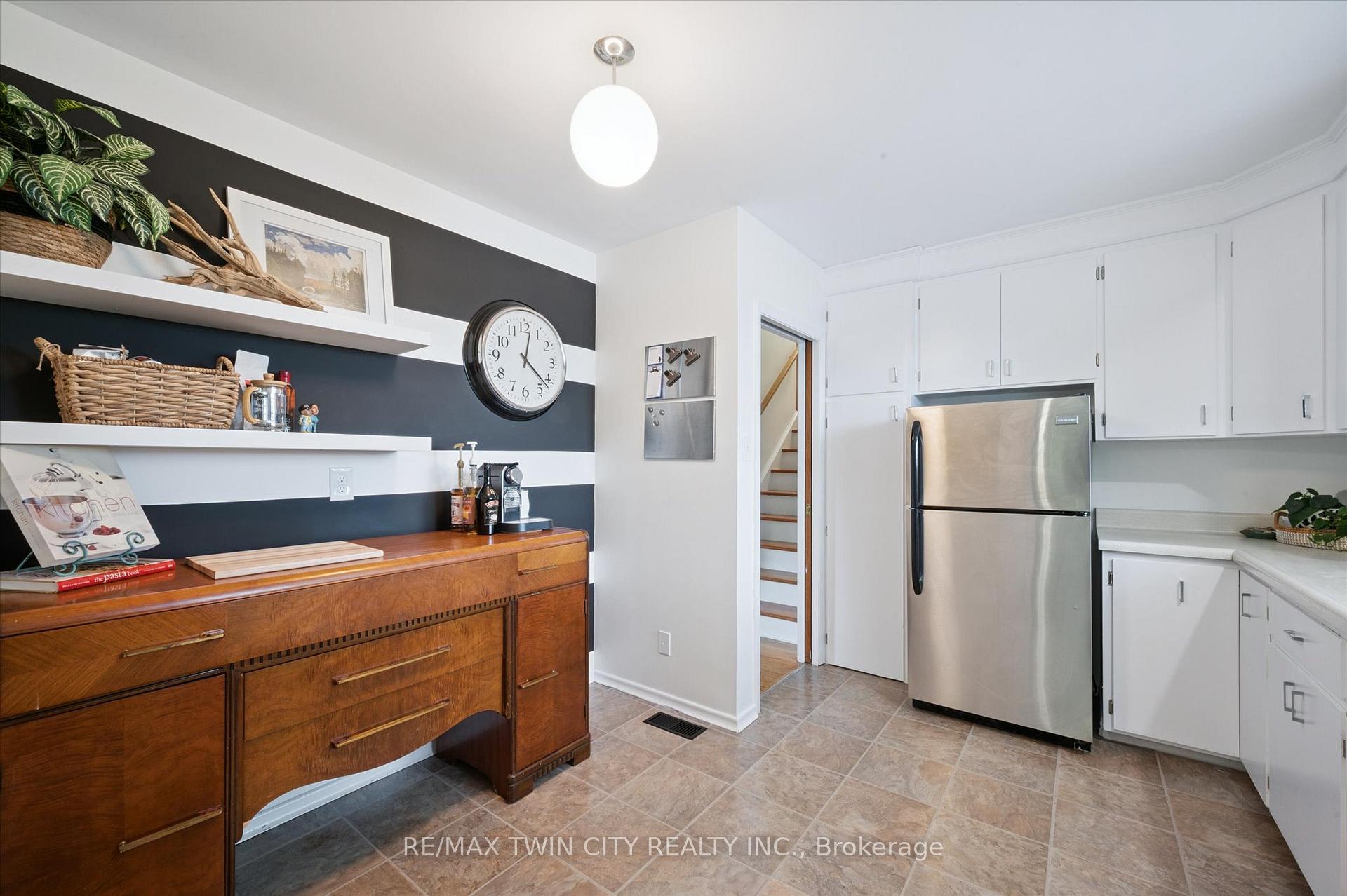 Photo 11 of 321 Dixon Street, Kitchener — HOMEH