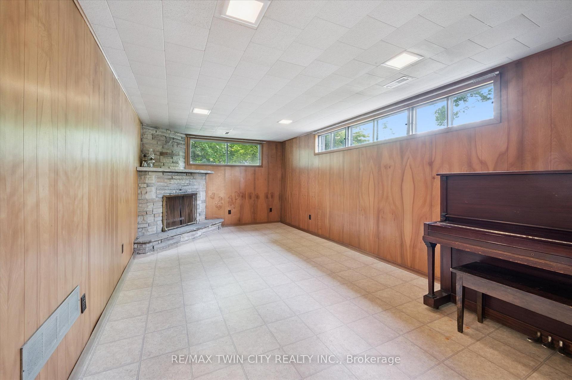 Photo 21 of 321 Dixon Street, Kitchener — HOMEH