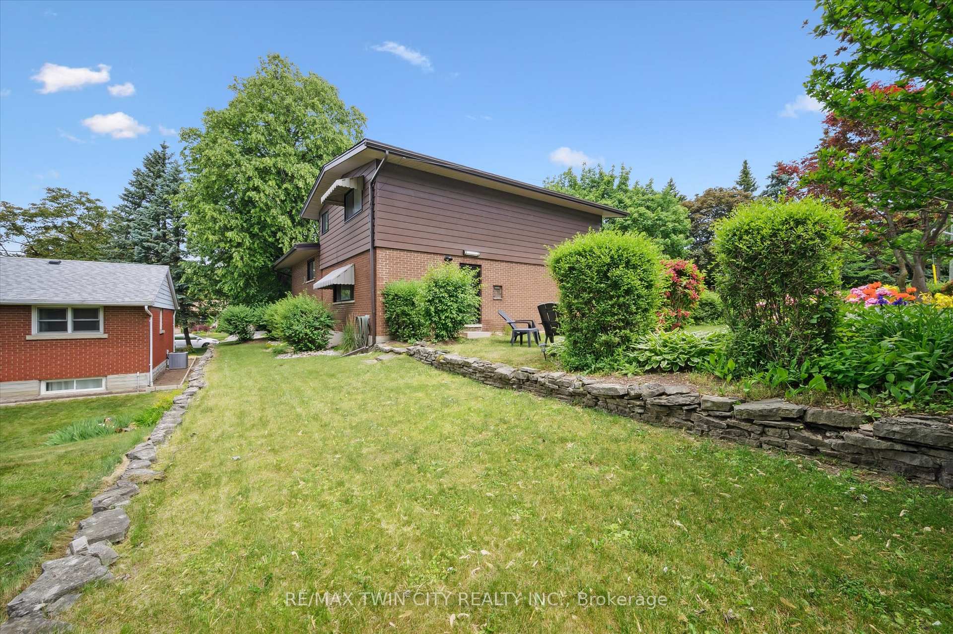 Photo 23 of 321 Dixon Street, Kitchener — HOMEH