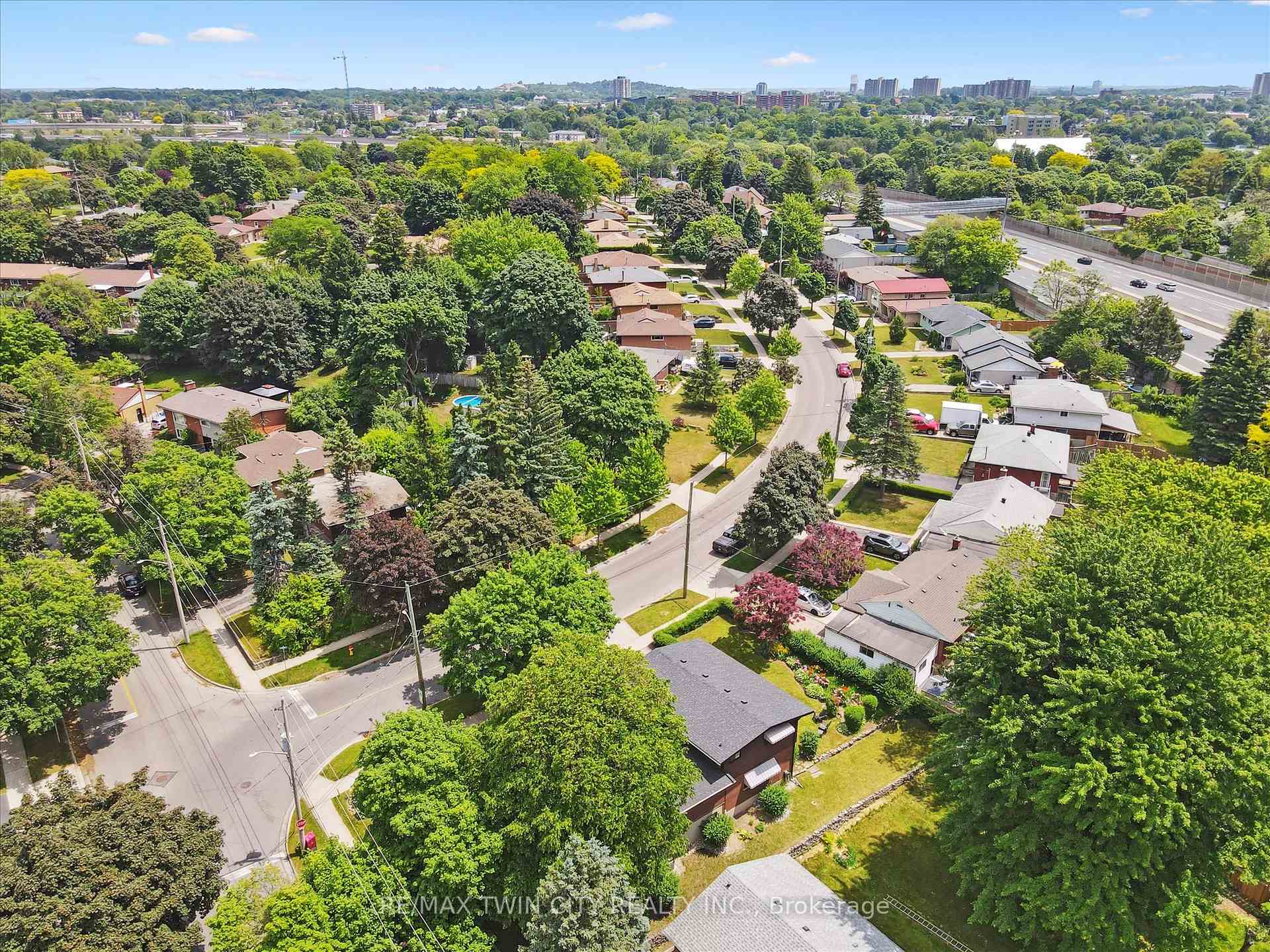 Photo 28 of 321 Dixon Street, Kitchener — HOMEH