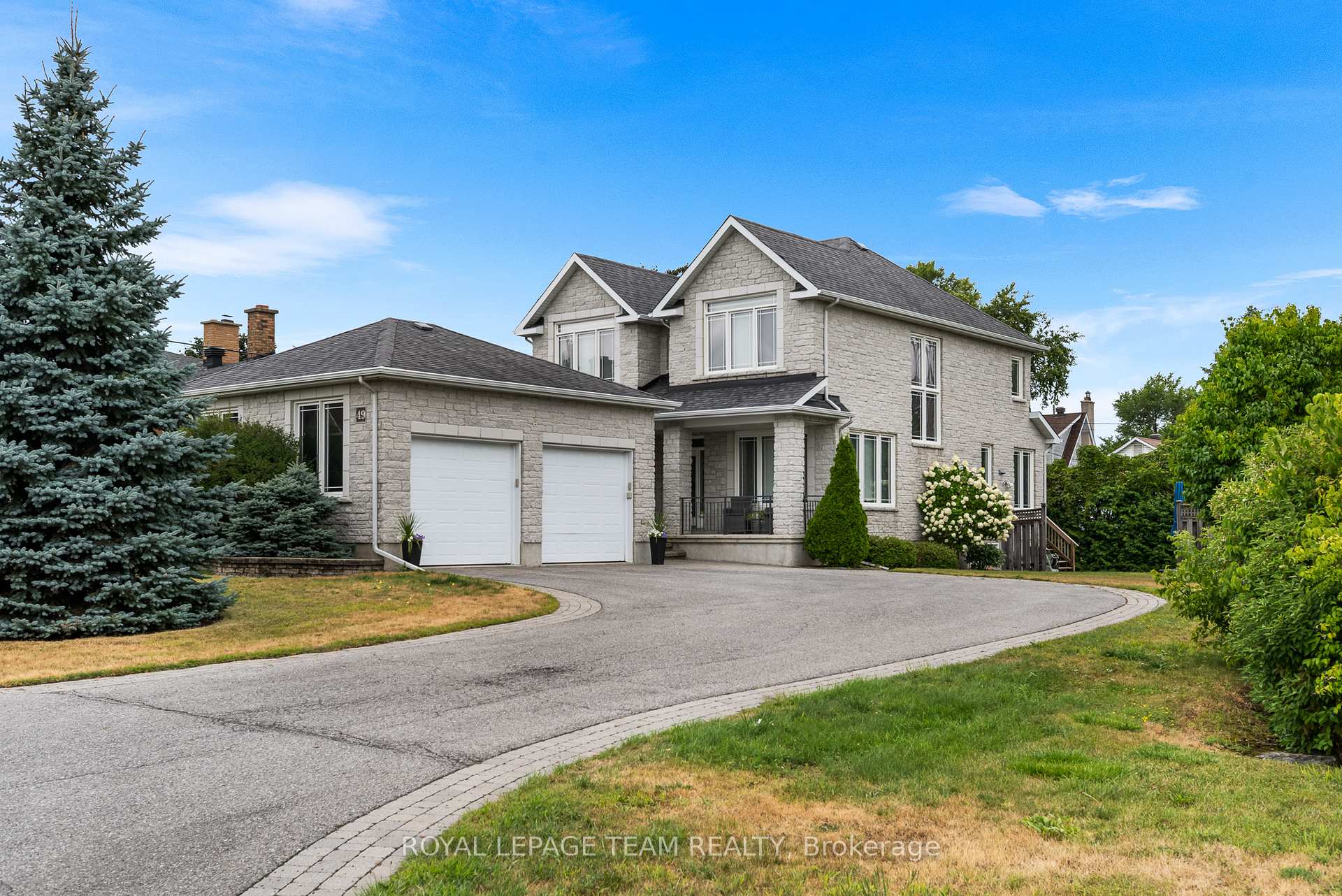 Photo 1 of 49 Savuto Way, Ottawa, Meadowlands/Crestview — HOMEH