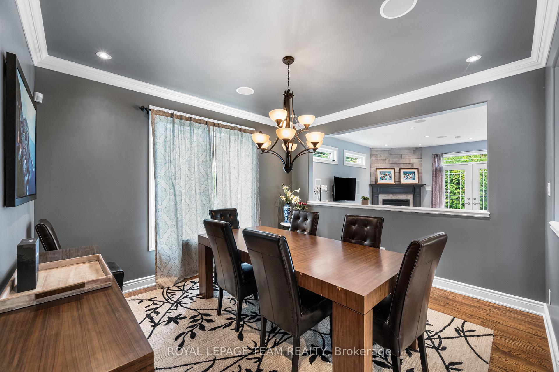 Photo 10 of 49 Savuto Way, Ottawa, Meadowlands/Crestview — HOMEH