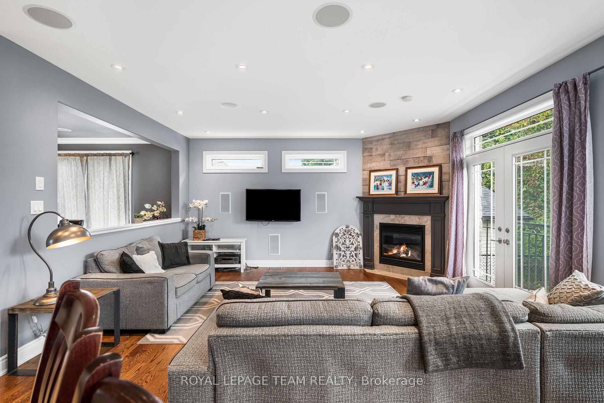 Photo 13 of 49 Savuto Way, Ottawa, Meadowlands/Crestview — HOMEH