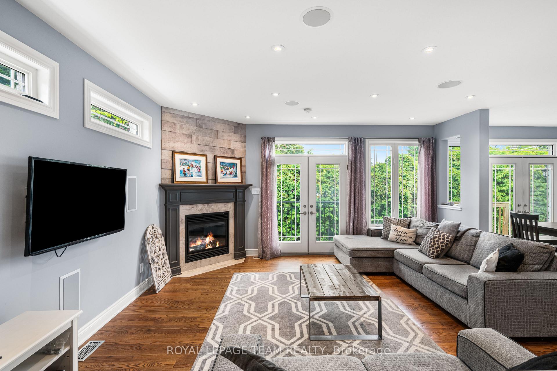 Photo 15 of 49 Savuto Way, Ottawa, Meadowlands/Crestview — HOMEH