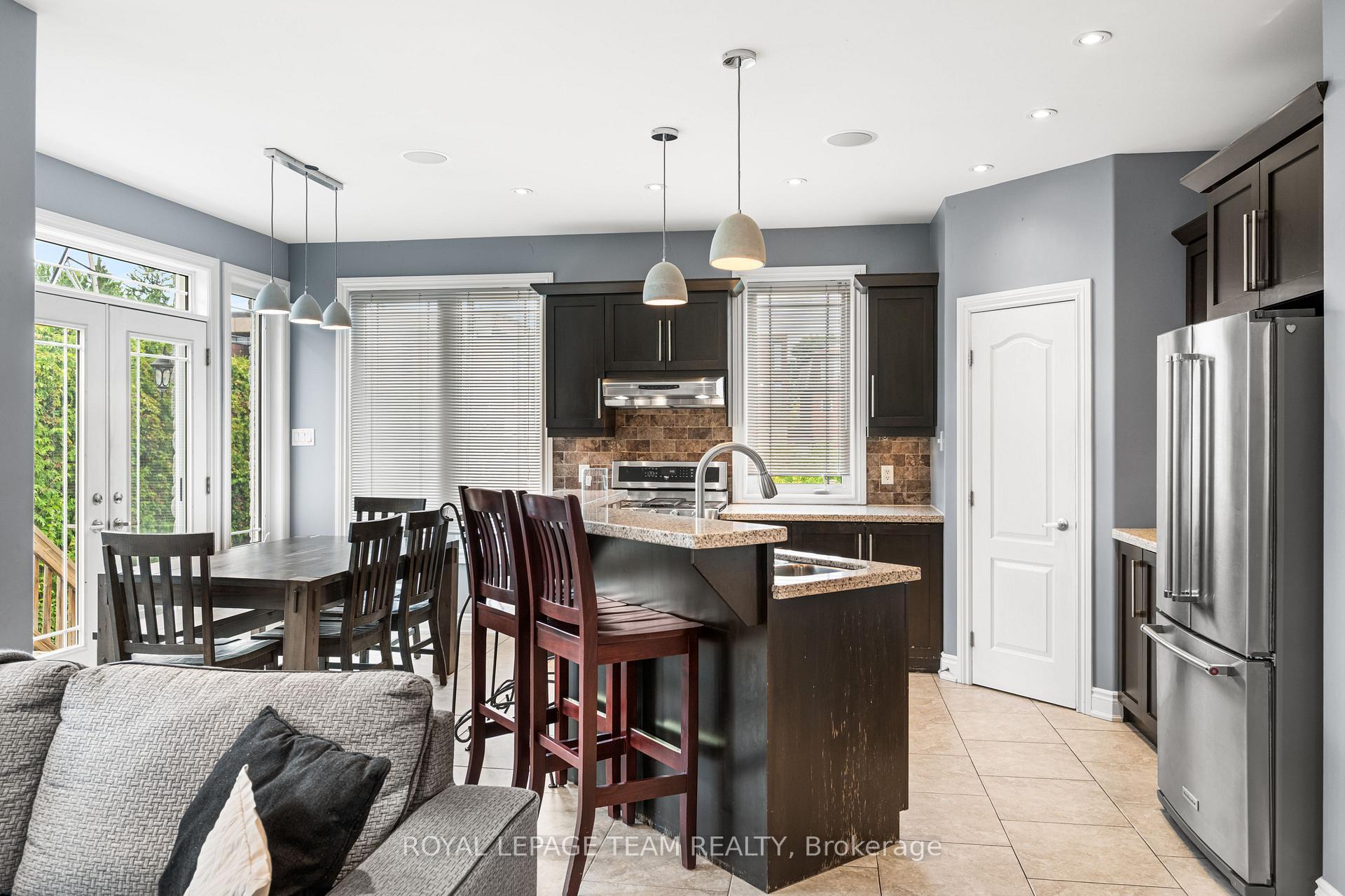 Photo 18 of 49 Savuto Way, Ottawa, Meadowlands/Crestview — HOMEH