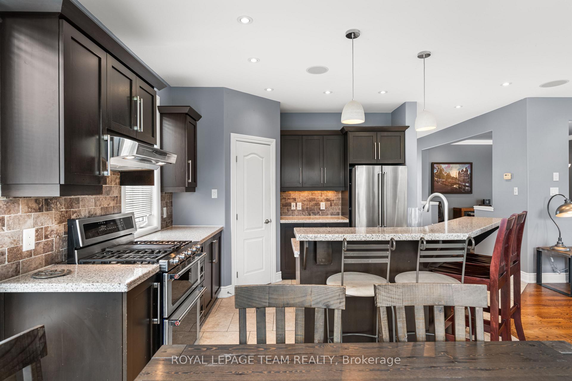 Photo 19 of 49 Savuto Way, Ottawa, Meadowlands/Crestview — HOMEH