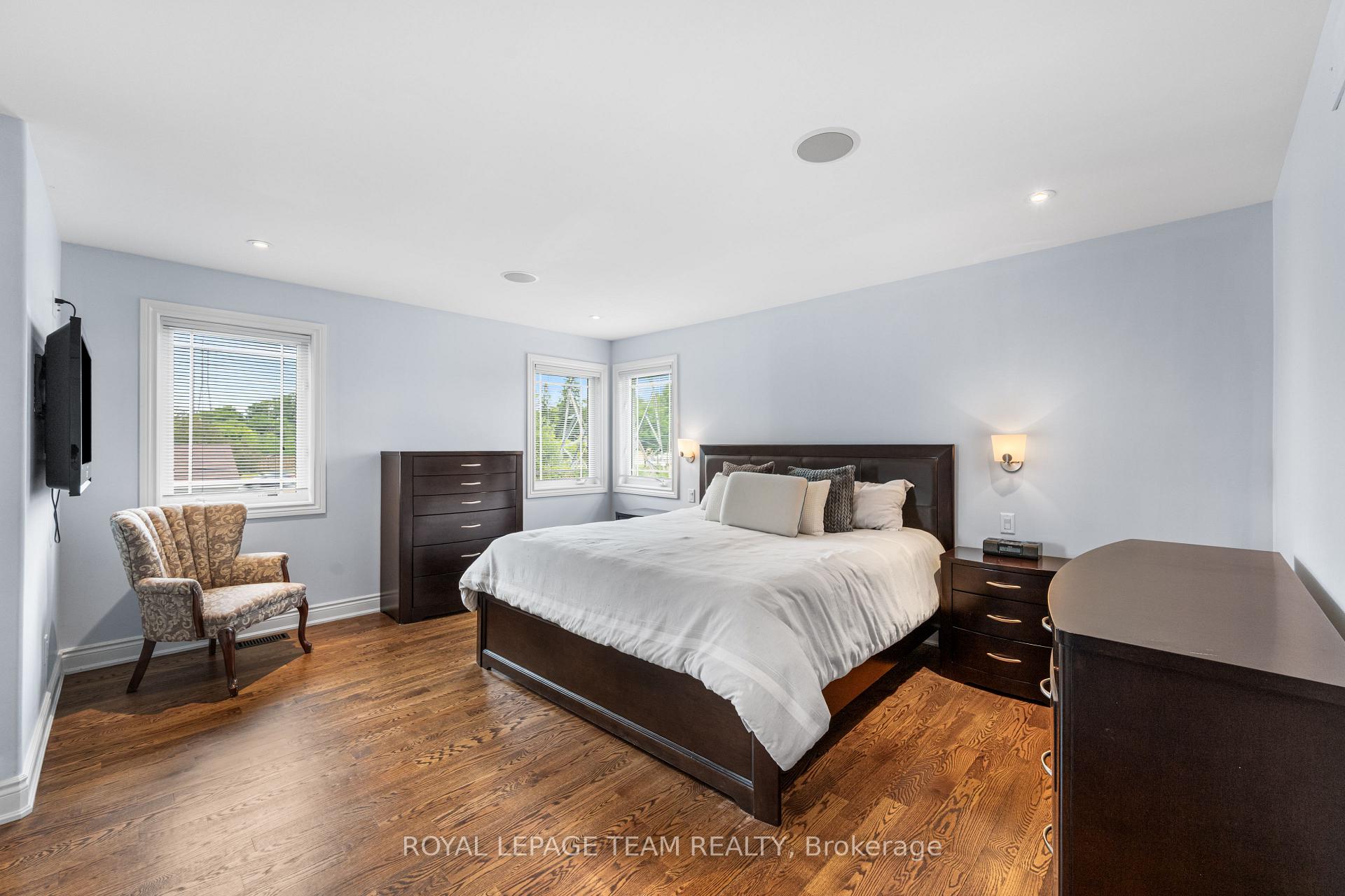 Photo 22 of 49 Savuto Way, Ottawa, Meadowlands/Crestview — HOMEH