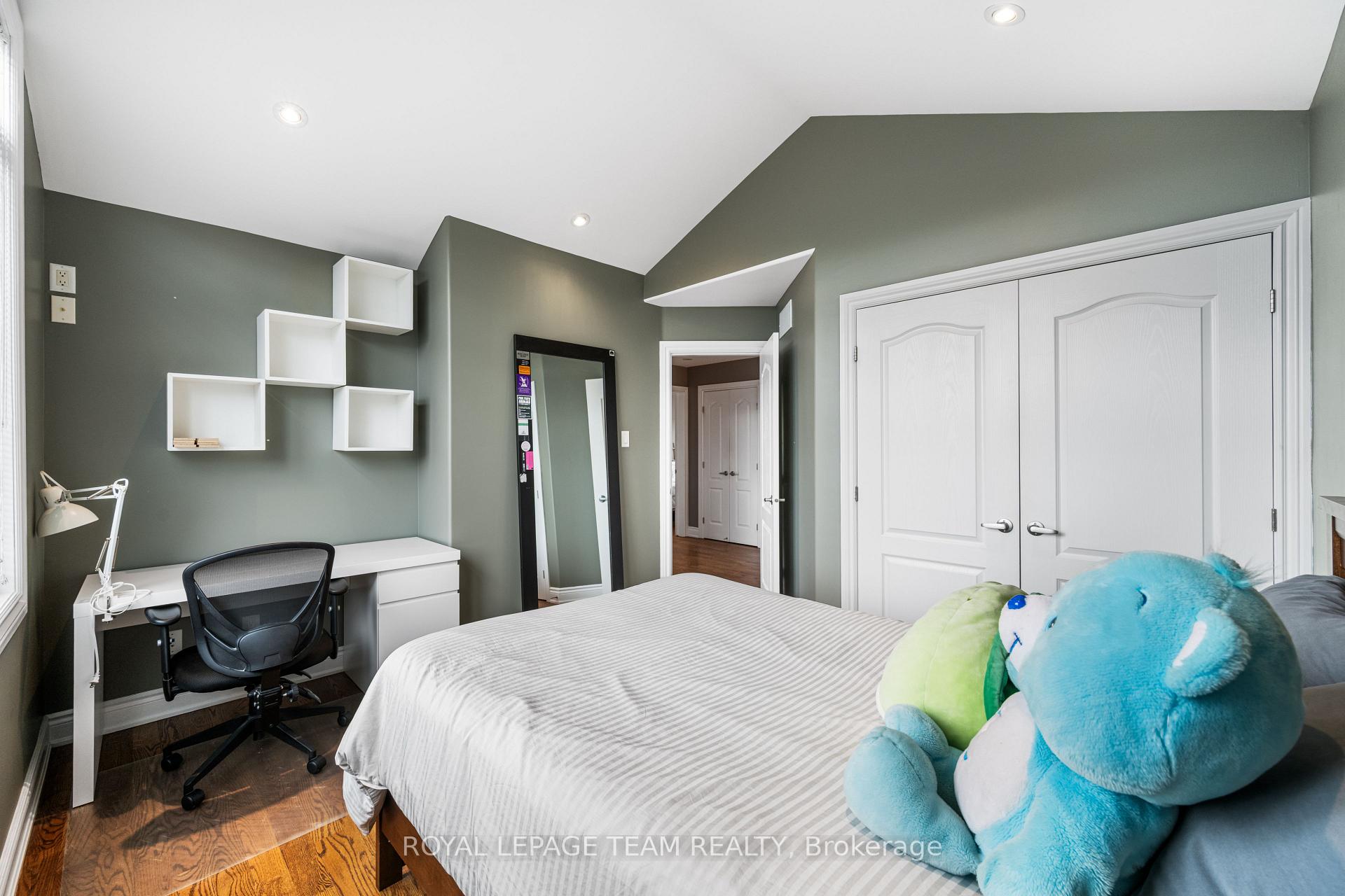 Photo 28 of 49 Savuto Way, Ottawa, Meadowlands/Crestview — HOMEH