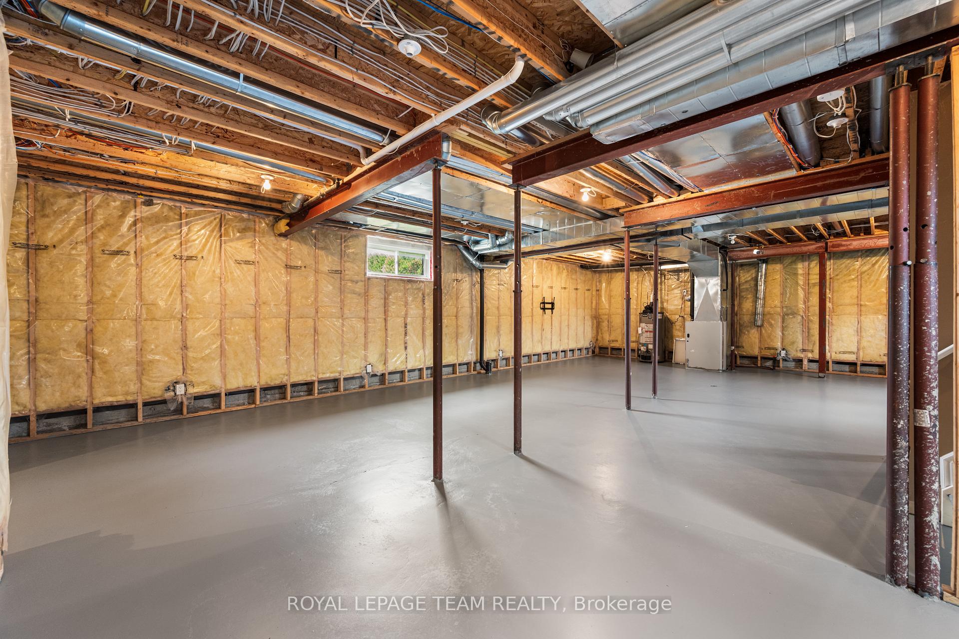 Photo 34 of 49 Savuto Way, Ottawa, Meadowlands/Crestview — HOMEH