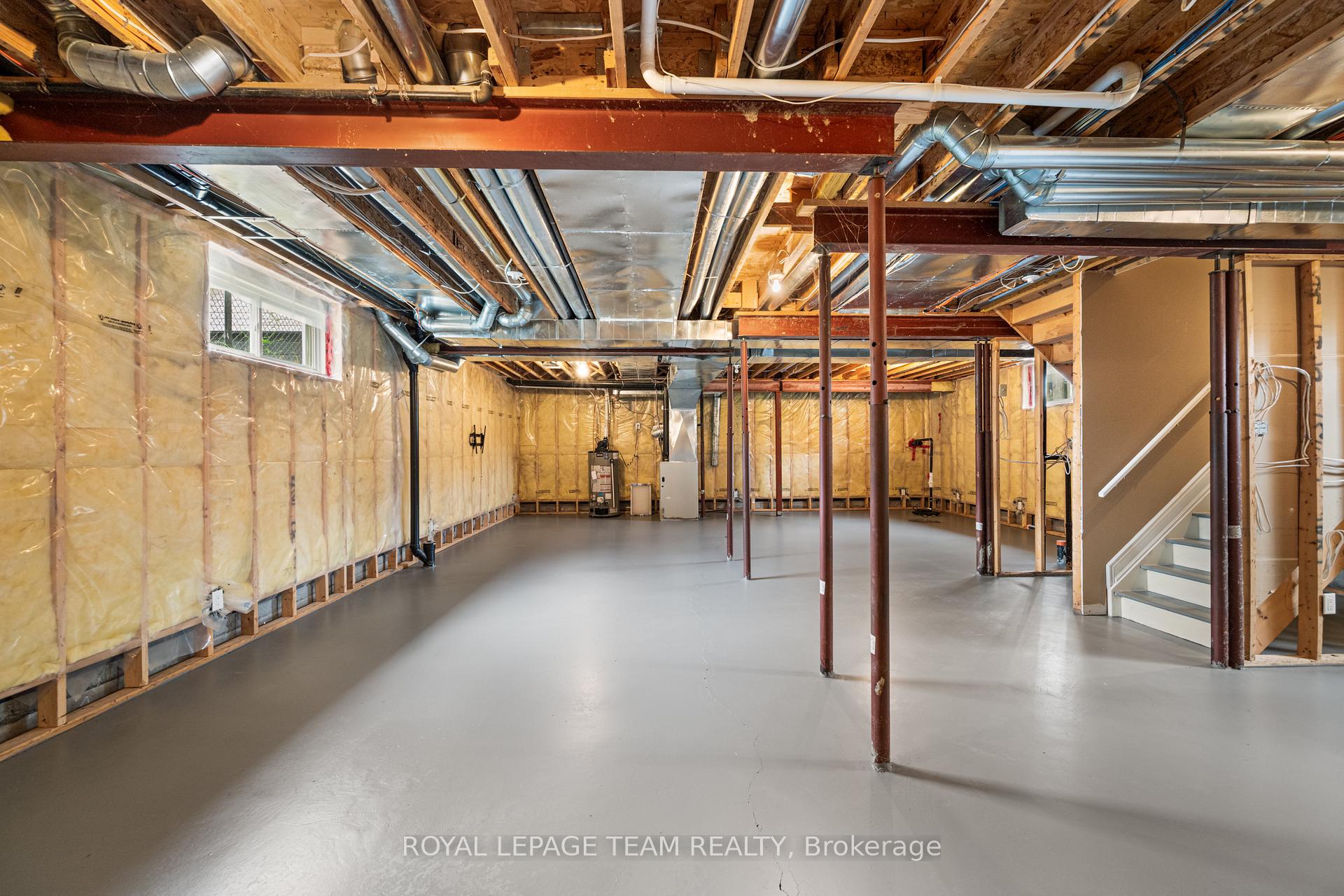 Photo 35 of 49 Savuto Way, Ottawa, Meadowlands/Crestview — HOMEH