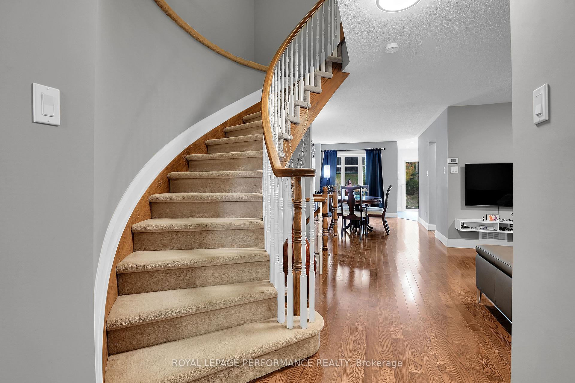 Photo 4 of 161 Duntroon Circle S, Ottawa, Hunt Club Park/Greenboro — HOMEH