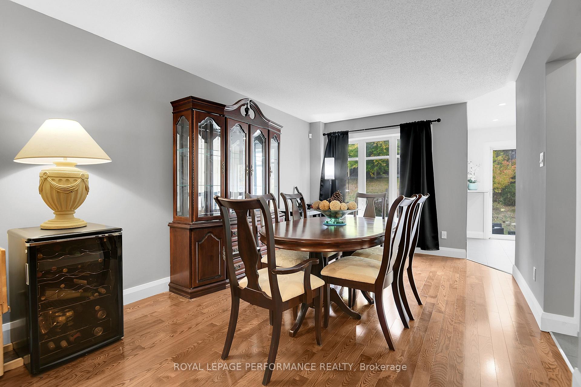Photo 7 of 161 Duntroon Circle S, Ottawa, Hunt Club Park/Greenboro — HOMEH
