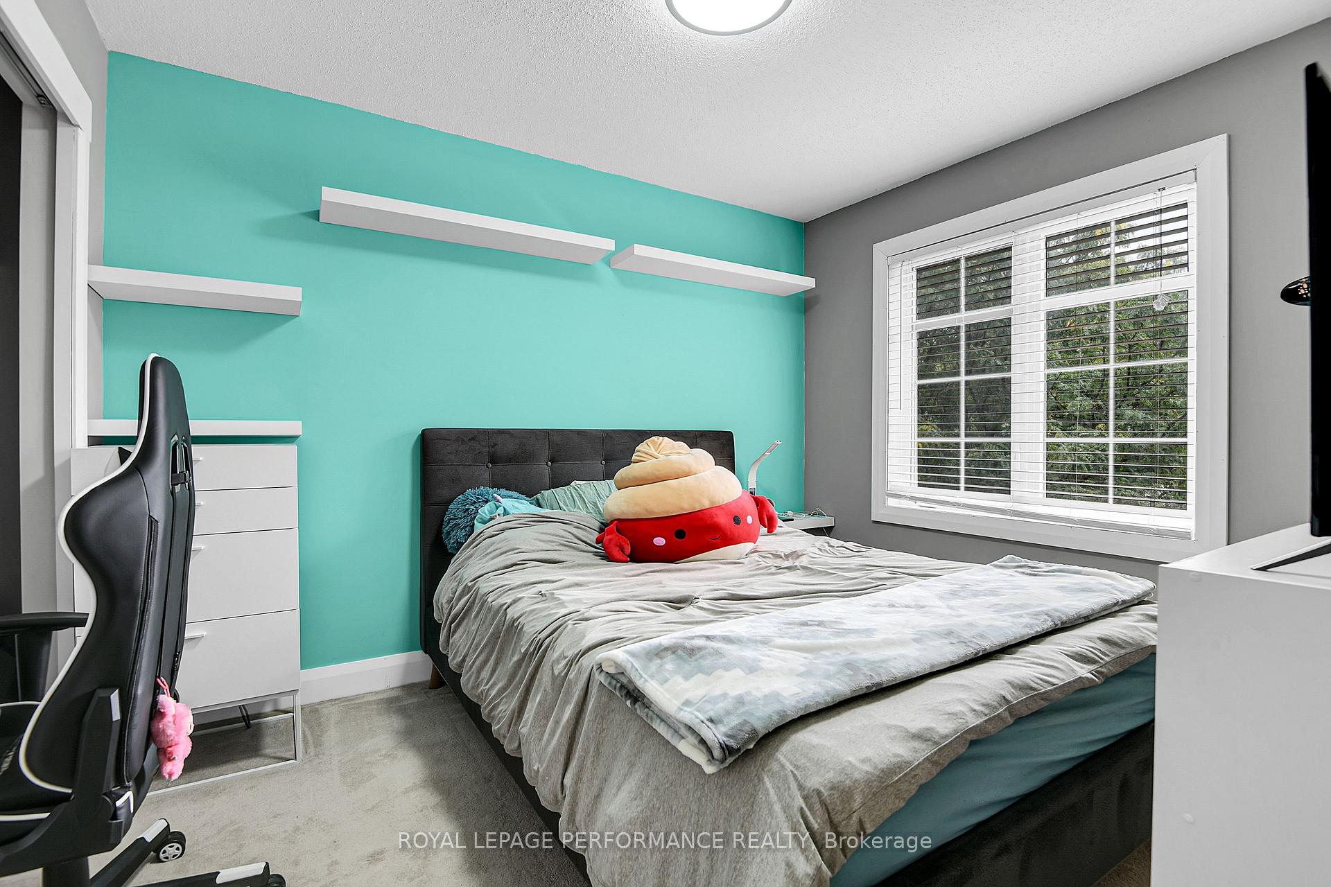 Photo 17 of 161 Duntroon Circle S, Ottawa, Hunt Club Park/Greenboro — HOMEH
