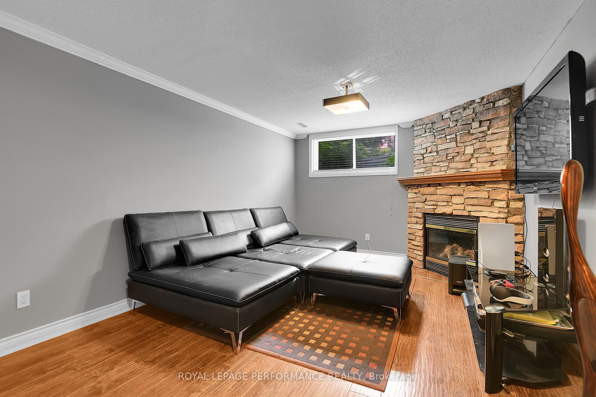 Photo 21 of 161 Duntroon Circle S, Ottawa, Hunt Club Park/Greenboro — HOMEH