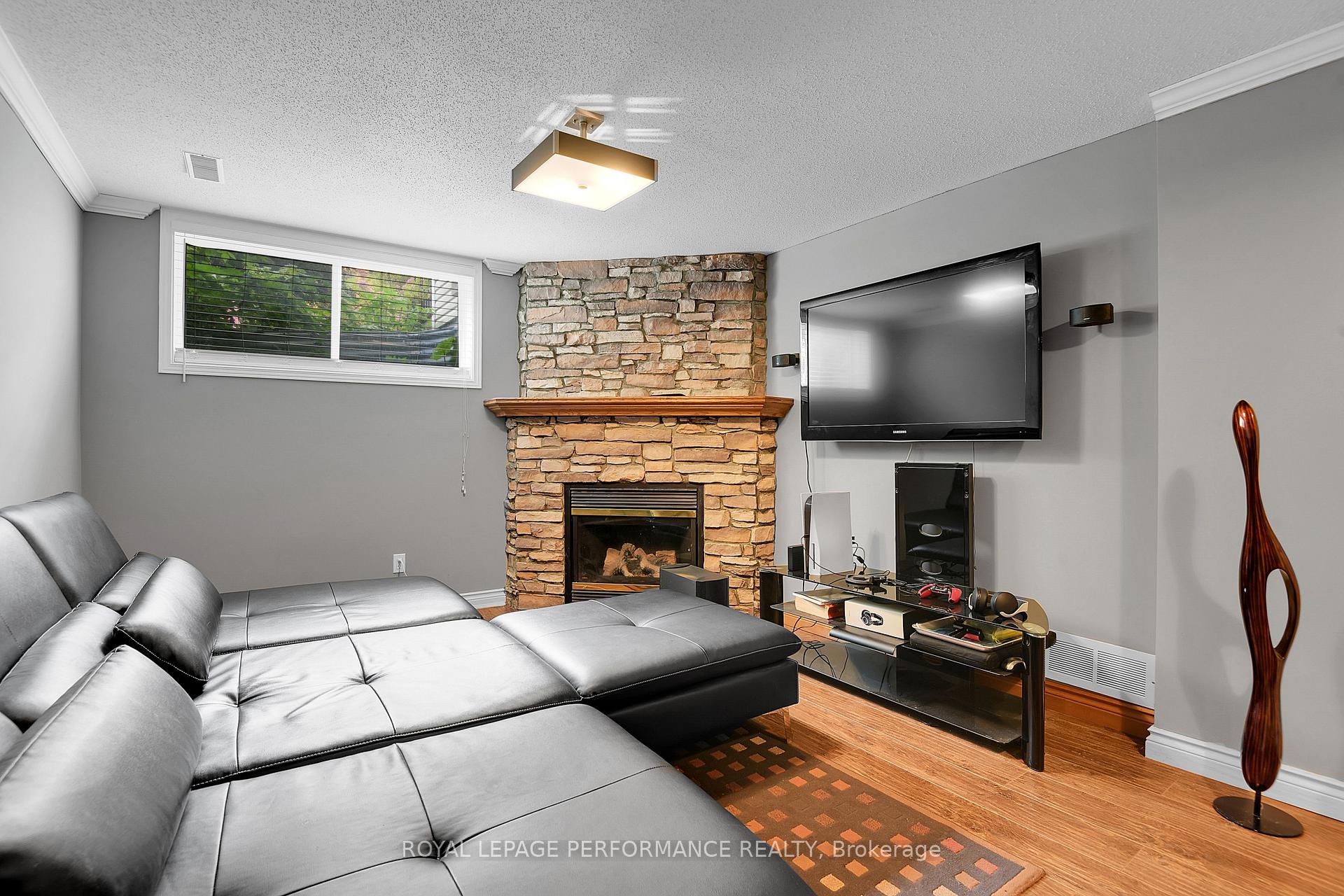 Photo 22 of 161 Duntroon Circle S, Ottawa, Hunt Club Park/Greenboro — HOMEH
