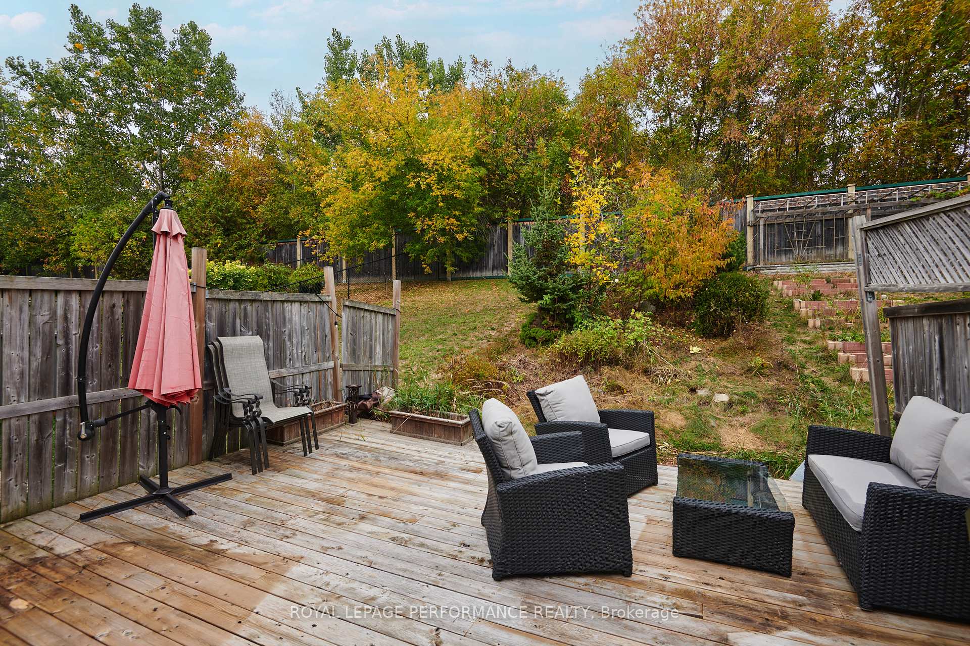 Photo 24 of 161 Duntroon Circle S, Ottawa, Hunt Club Park/Greenboro — HOMEH