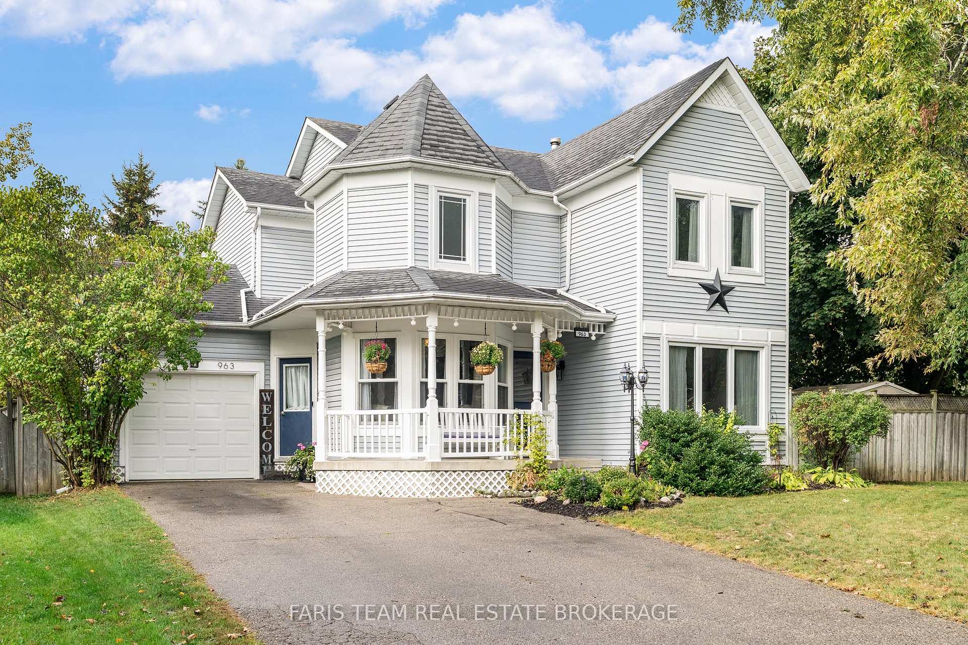 Front of 963 Linden Street