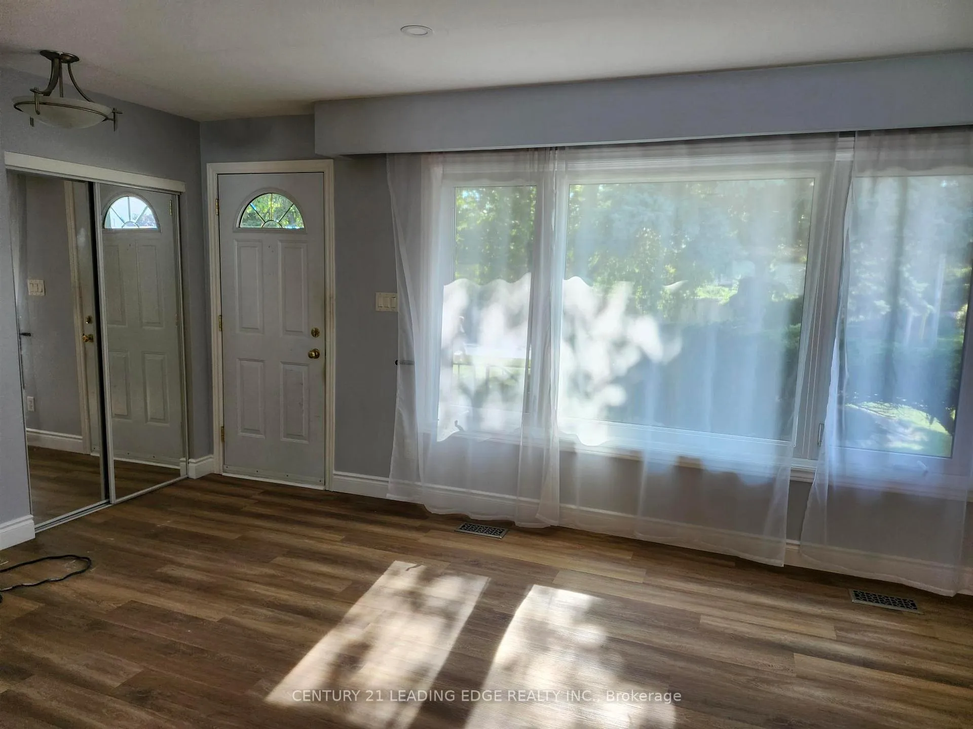 Photo 8 of 1441 Park Road S, Oshawa, Lakeview — HOMEH