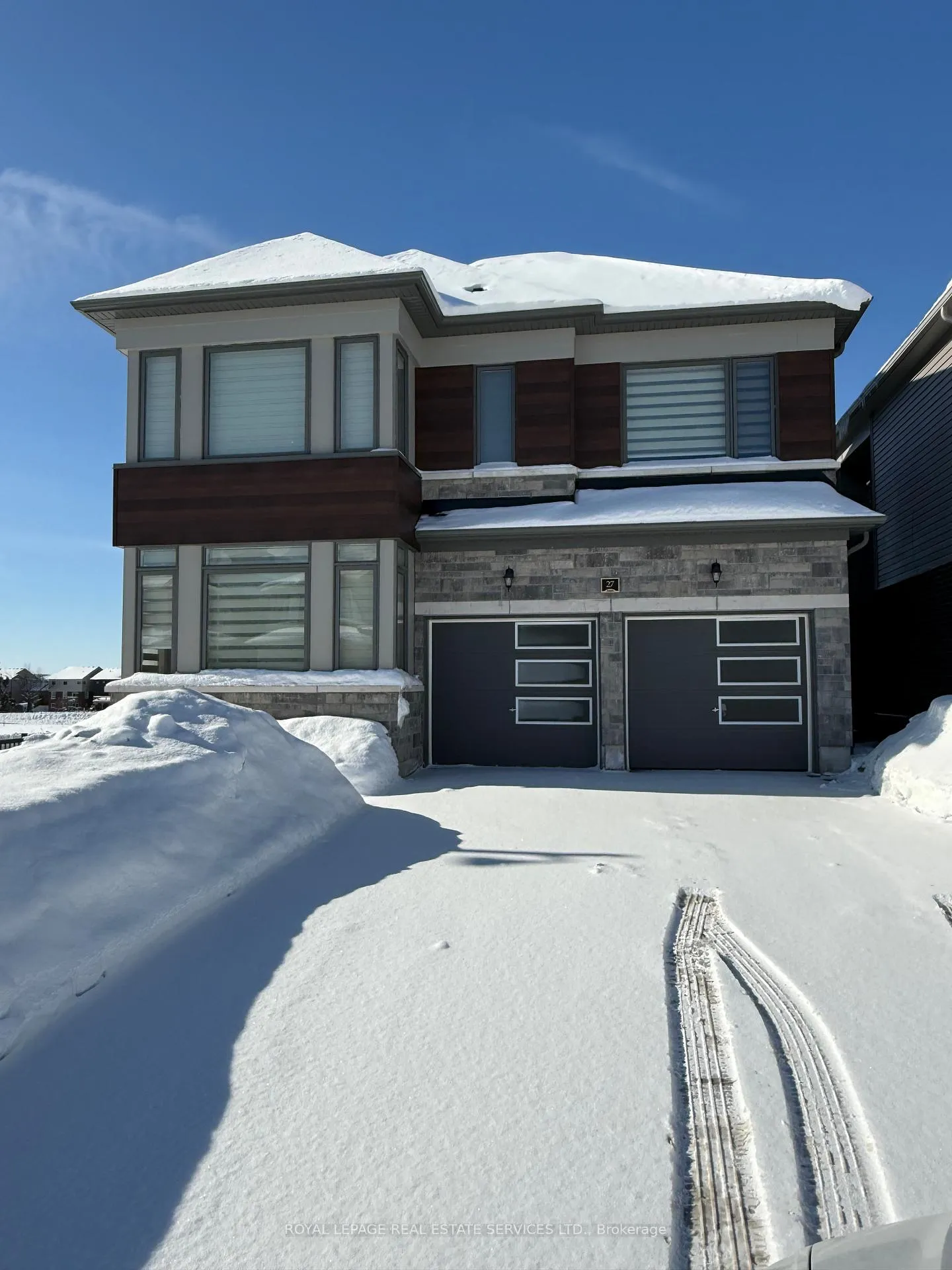 Photo 1 of 27 Rochester Drive, Barrie, Rural Barrie Southeast — HOMEH