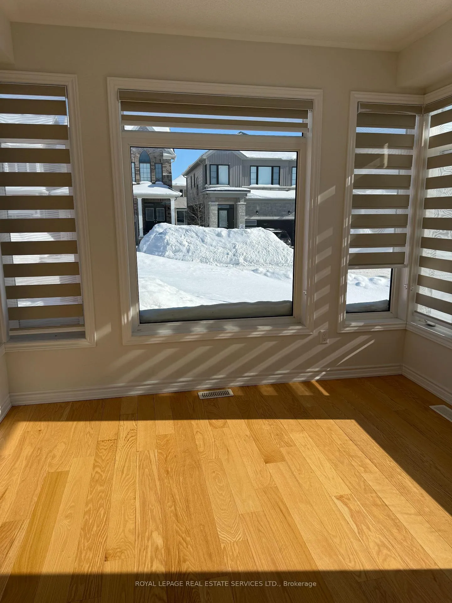 Photo 18 of 27 Rochester Drive, Barrie, Rural Barrie Southeast — HOMEH
