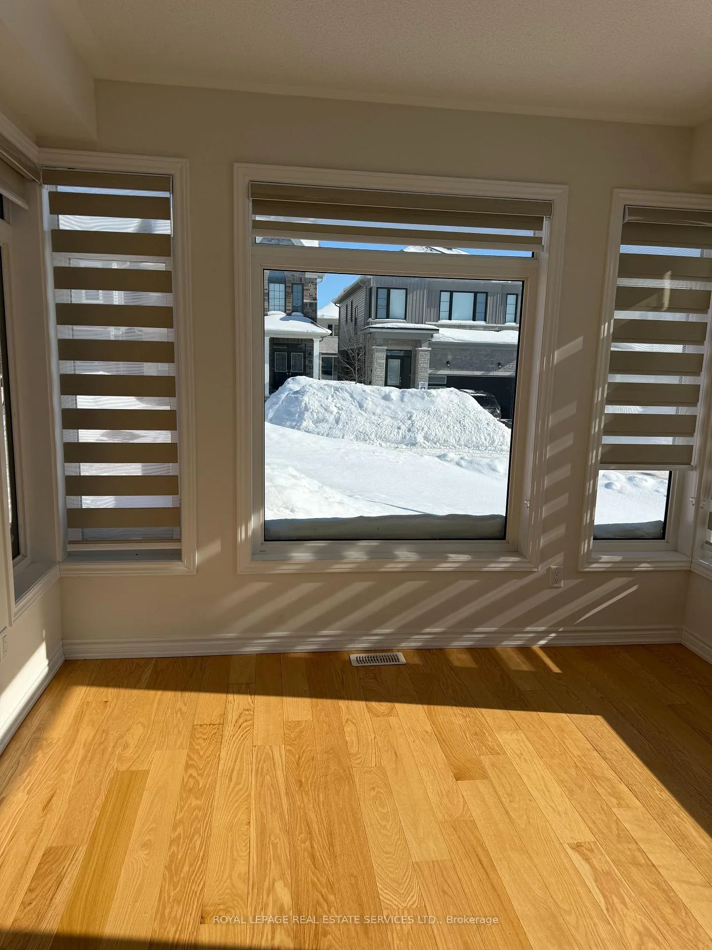 Photo 19 of 27 Rochester Drive, Barrie, Rural Barrie Southeast — HOMEH