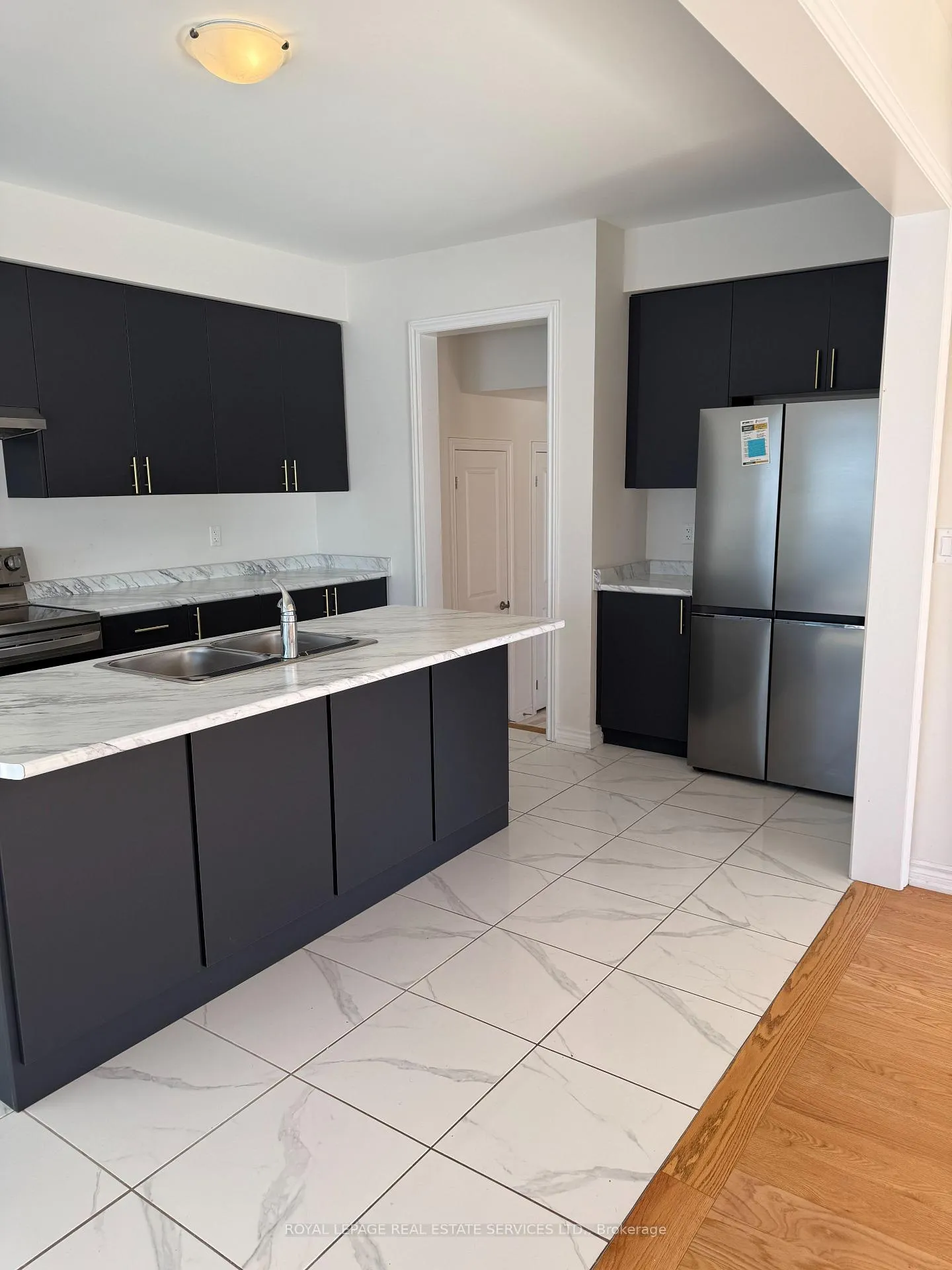 Photo 20 of 27 Rochester Drive, Barrie, Rural Barrie Southeast — HOMEH