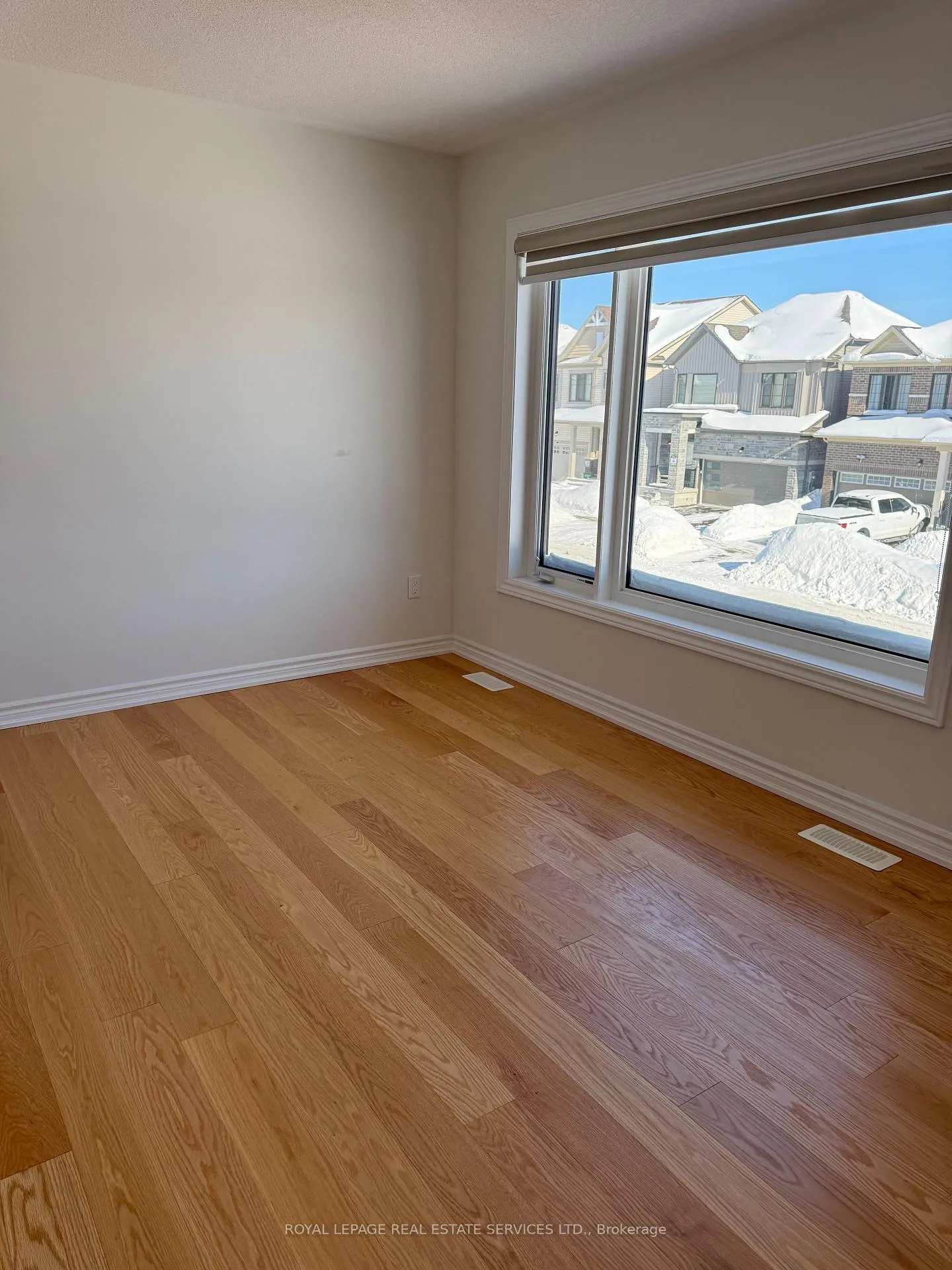 Photo 30 of 27 Rochester Drive, Barrie, Rural Barrie Southeast — HOMEH