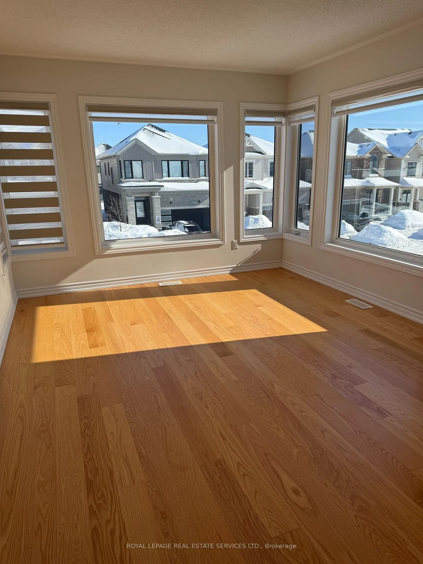 Photo 38 of 27 Rochester Drive, Barrie, Rural Barrie Southeast — HOMEH