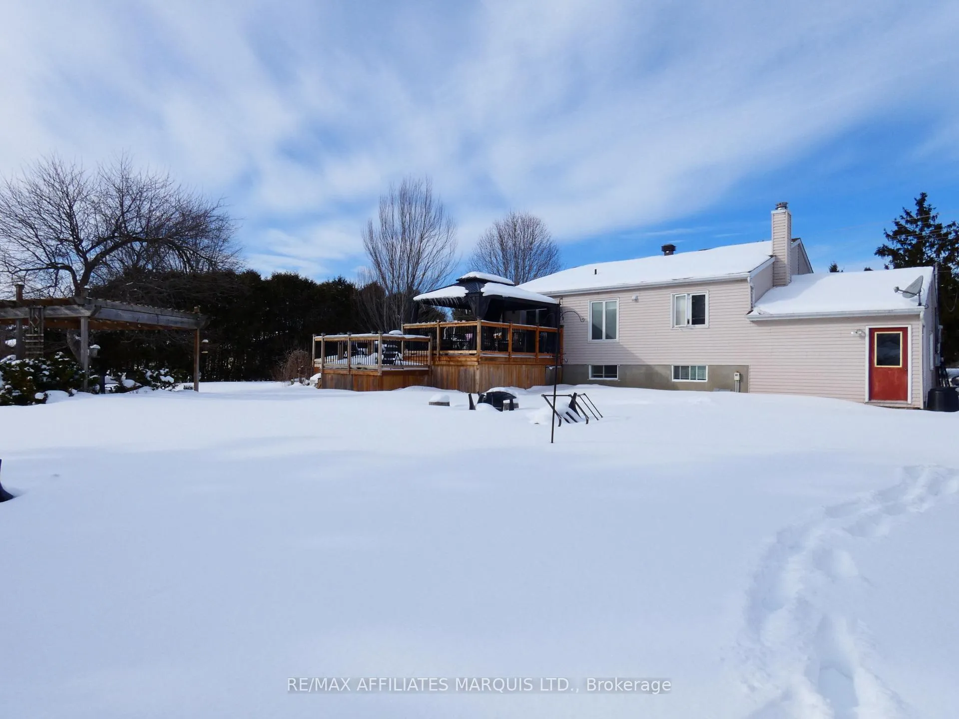 Photo 3 of 21 Ste Therese Boulevard, Embrun — HOMEH
