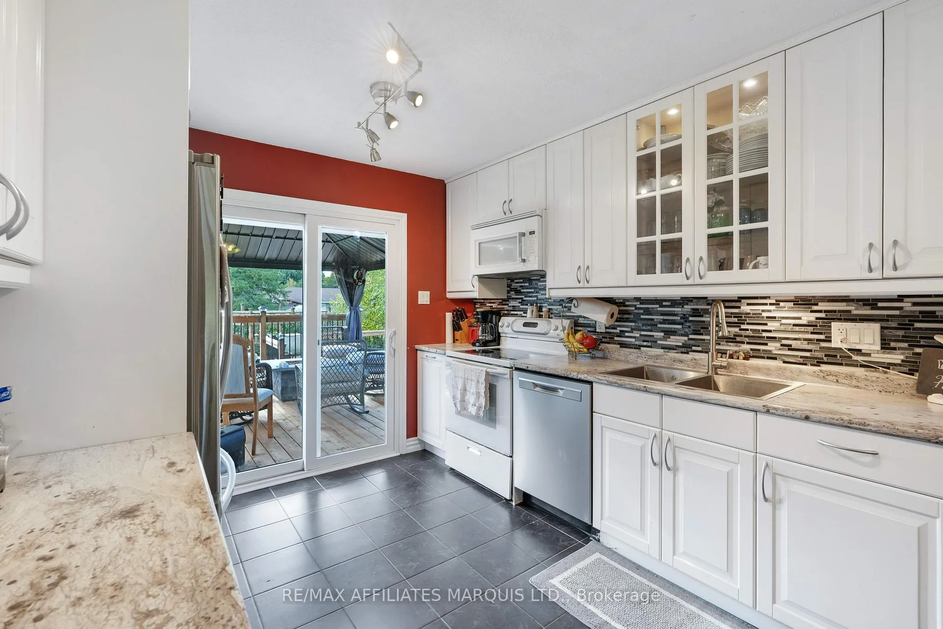 Photo 10 of 21 Ste Therese Boulevard, Embrun — HOMEH