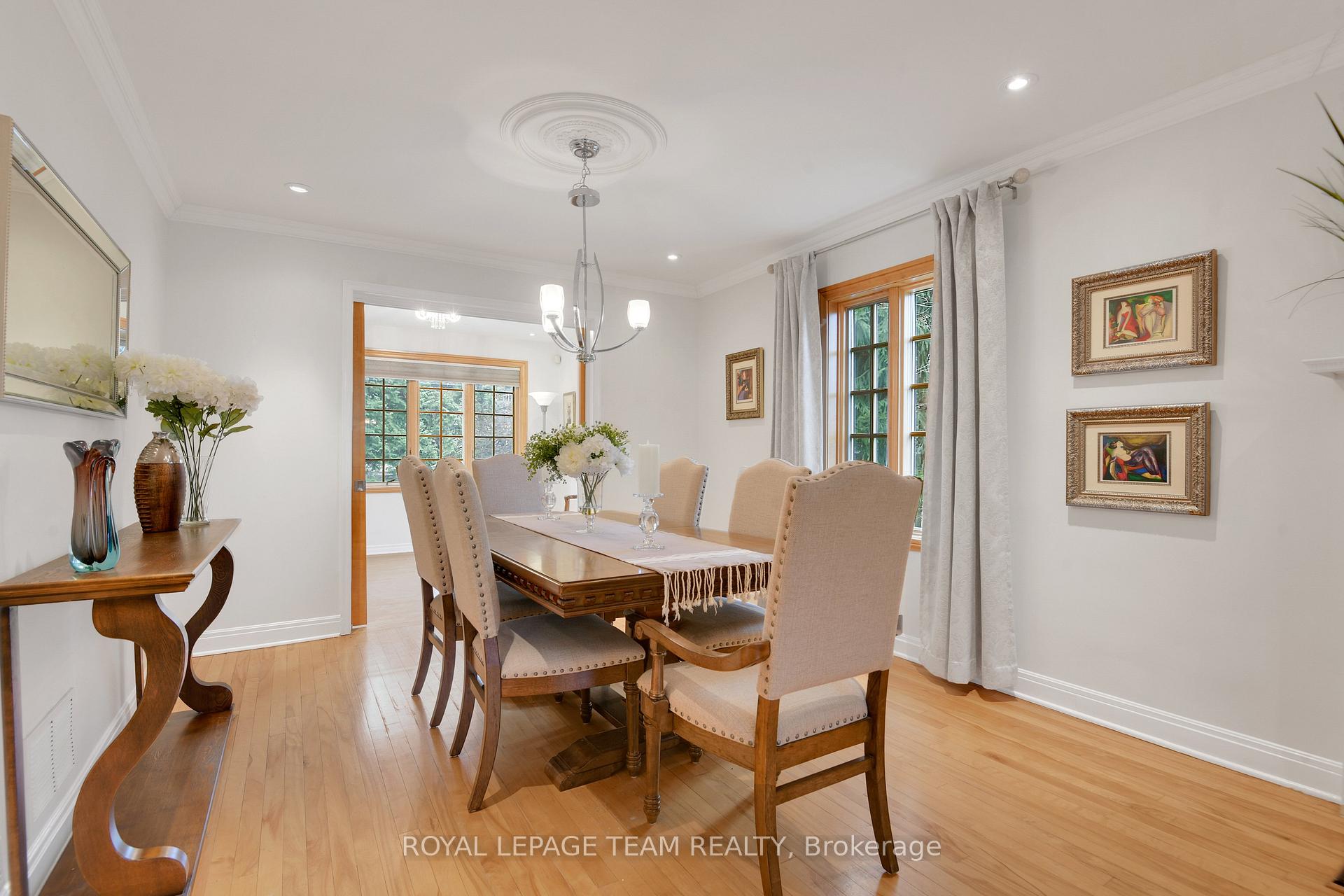 Photo 7 of 19 Farnham Crescent, Ottawa, Manor Park — HOMEH