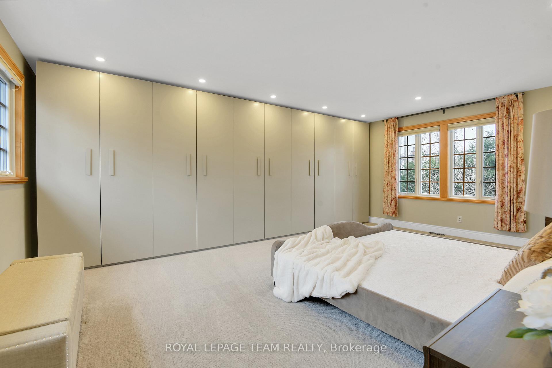 Photo 17 of 19 Farnham Crescent, Ottawa, Manor Park — HOMEH