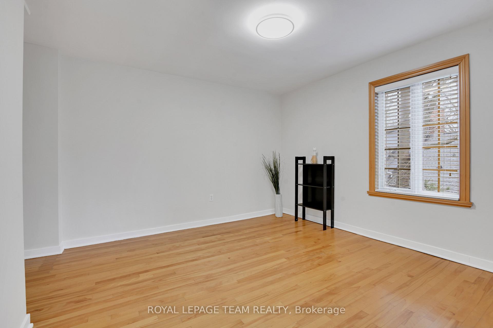 Photo 19 of 19 Farnham Crescent, Ottawa, Manor Park — HOMEH