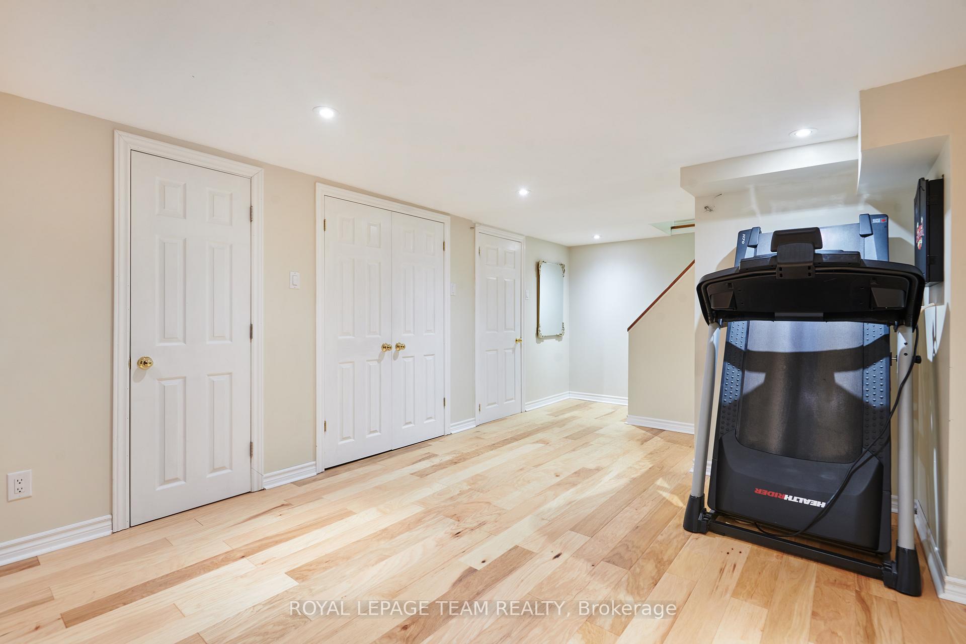 Photo 25 of 19 Farnham Crescent, Ottawa, Manor Park — HOMEH