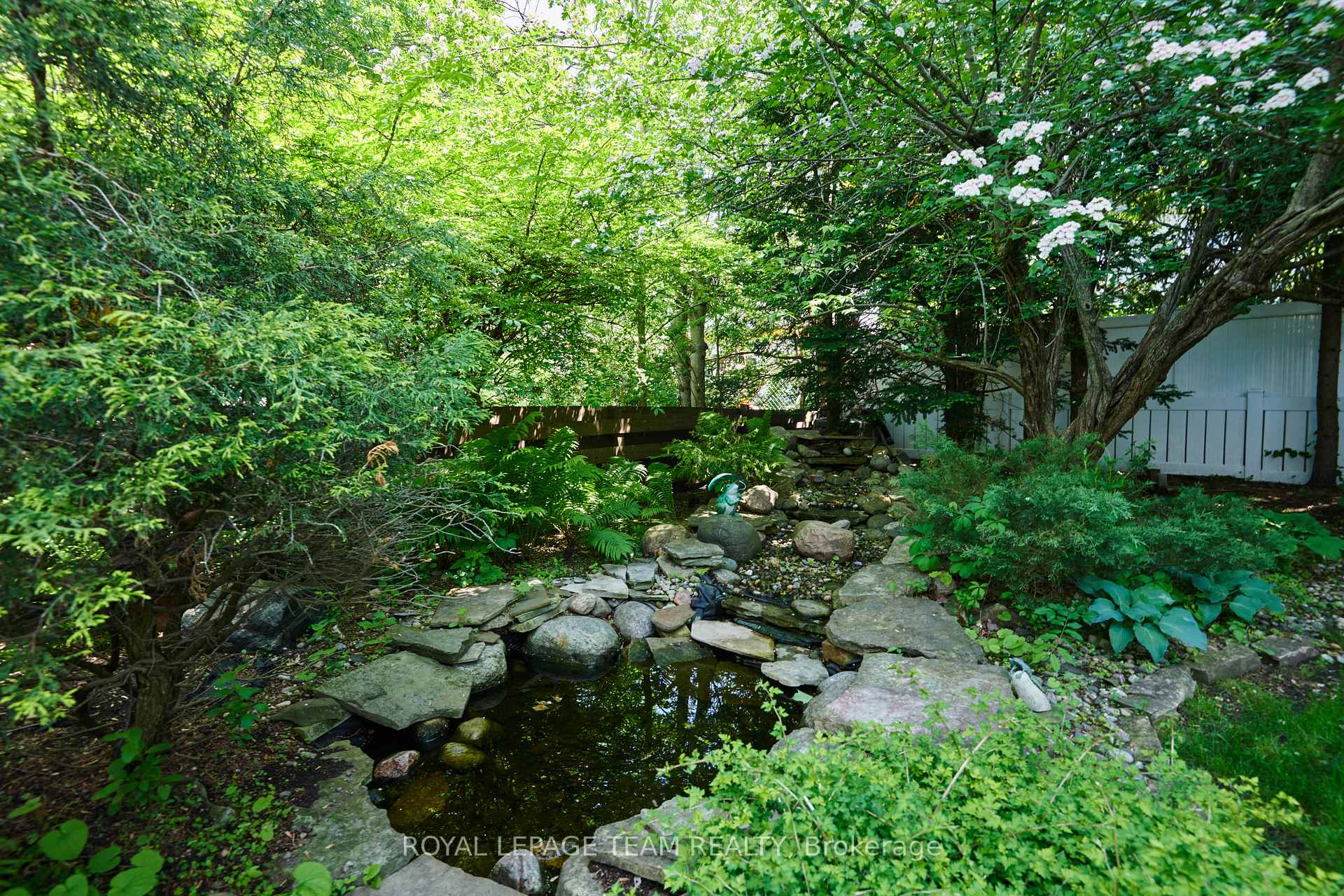 Photo 31 of 19 Farnham Crescent, Ottawa, Manor Park — HOMEH