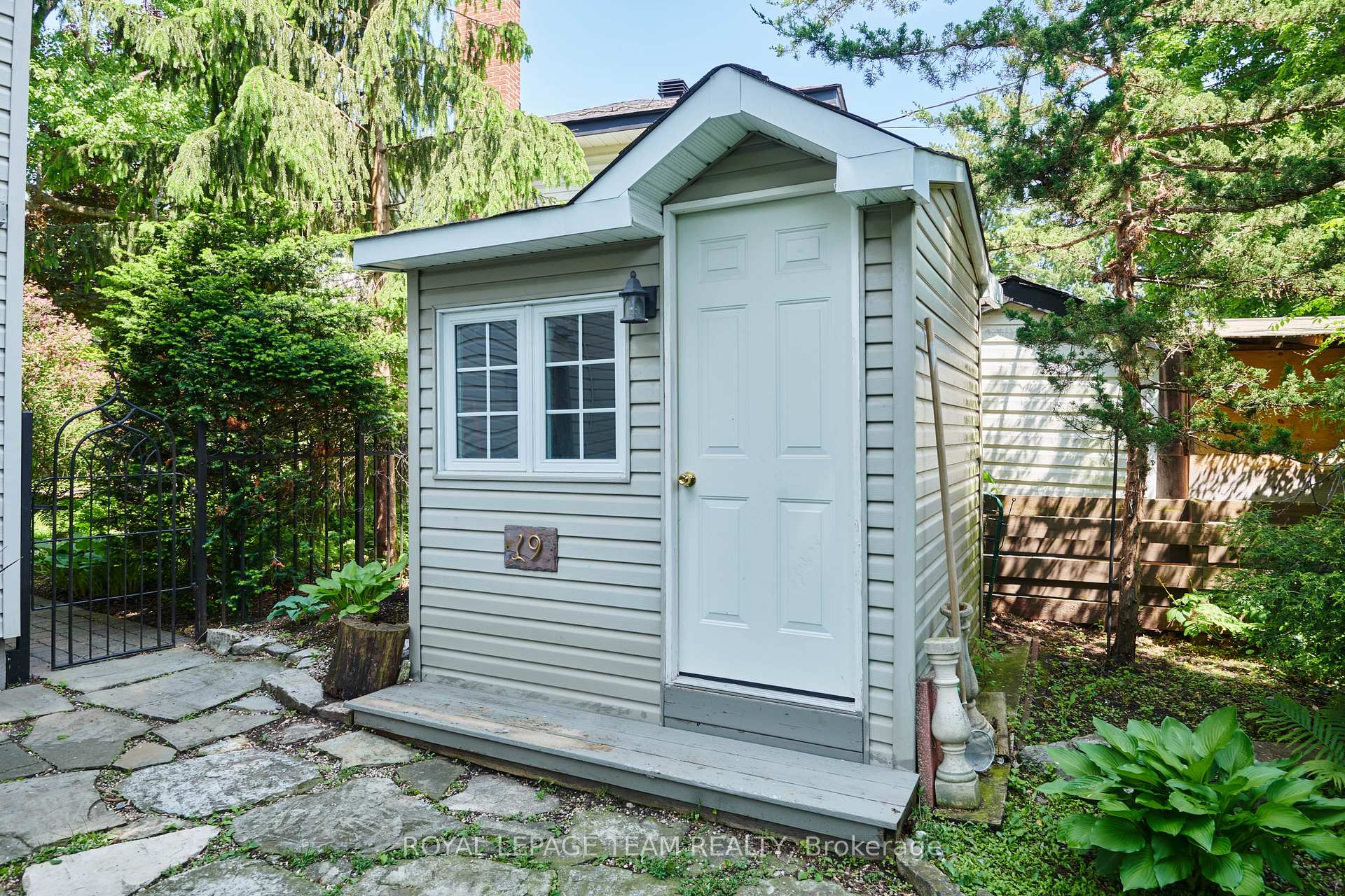 Photo 33 of 19 Farnham Crescent, Ottawa, Manor Park — HOMEH
