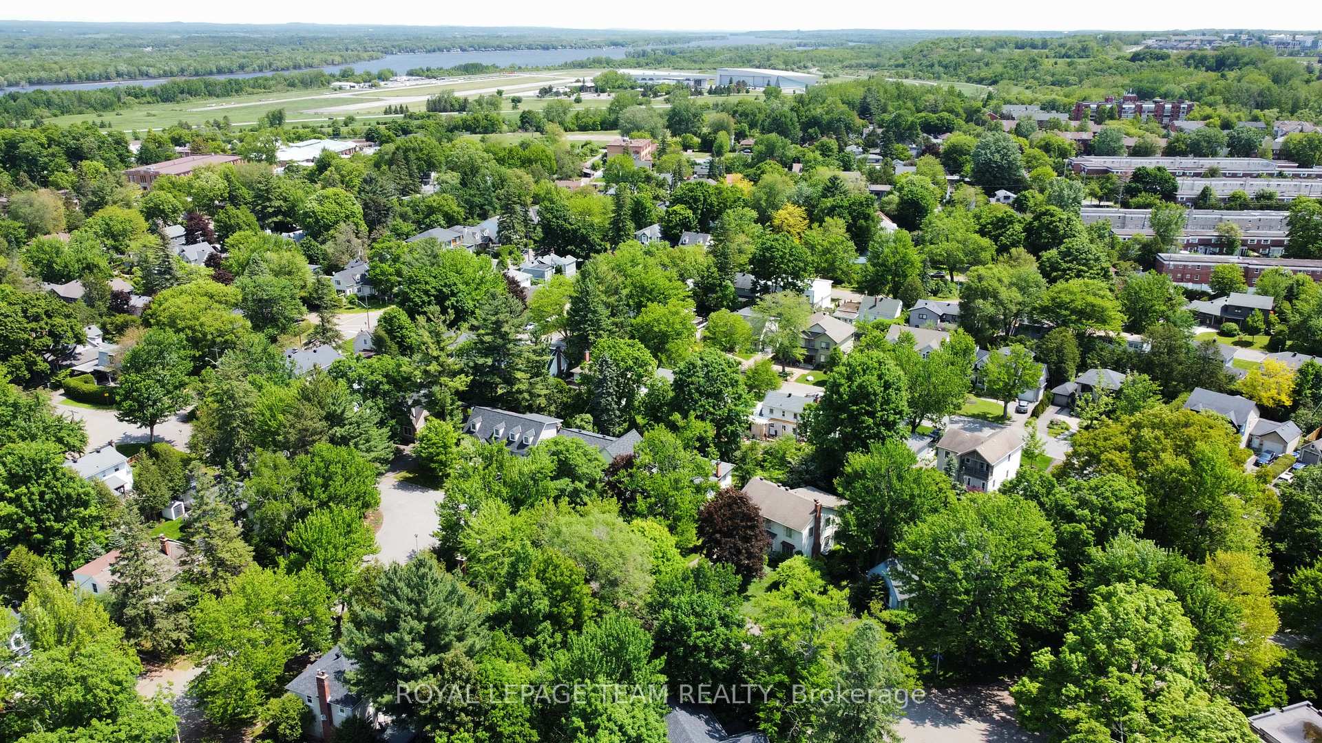 Photo 39 of 19 Farnham Crescent, Ottawa, Manor Park — HOMEH