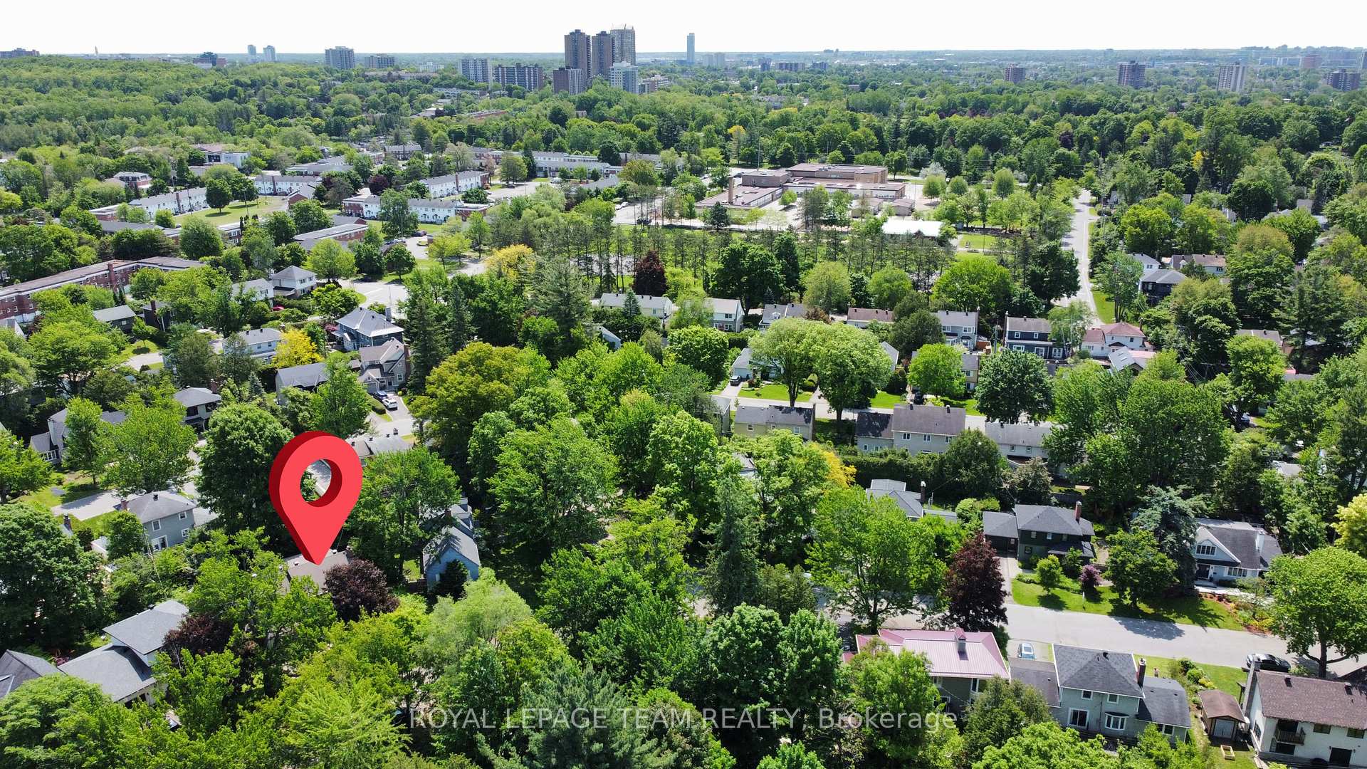 Photo 40 of 19 Farnham Crescent, Ottawa, Manor Park — HOMEH