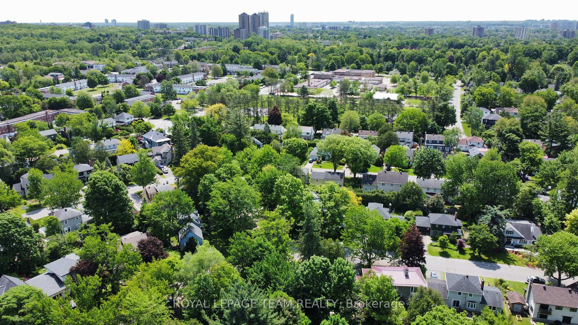 Photo 41 of 19 Farnham Crescent, Ottawa, Manor Park — HOMEH