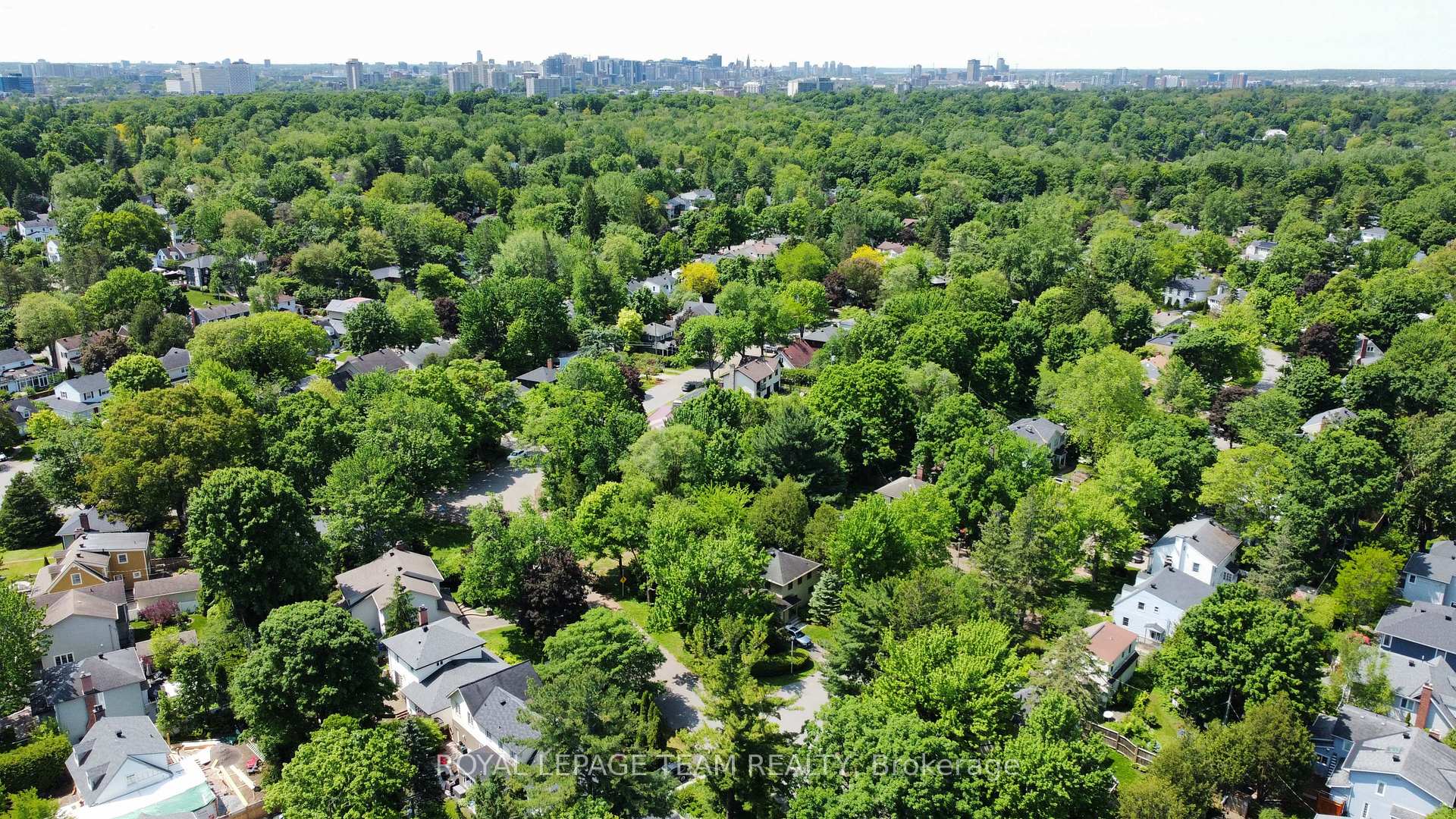 Photo 43 of 19 Farnham Crescent, Ottawa, Manor Park — HOMEH