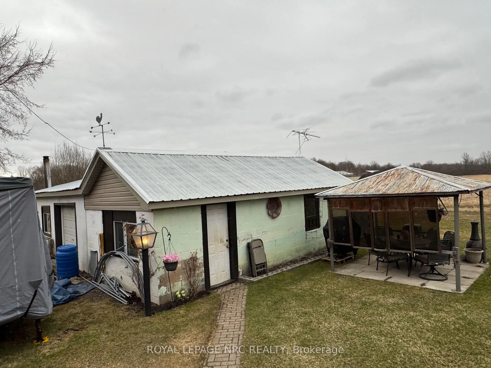Photo 3 of 11716 Beck Road, Niagara Falls, Lyons Creek — HOMEH