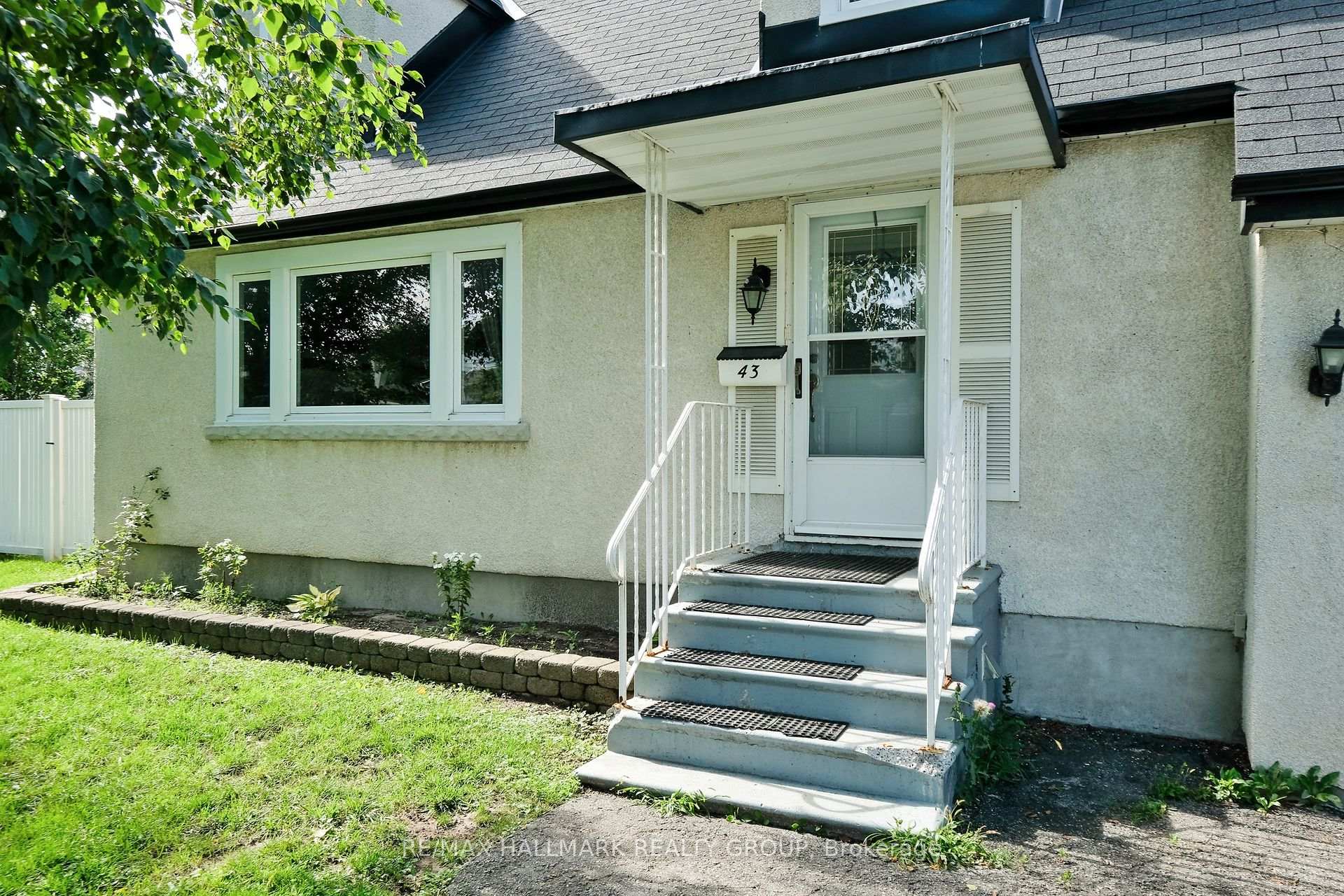 Photo 2 of 43 Withrow Avenue, Ottawa, Meadowlands/St. Claire Gardens — HOMEH