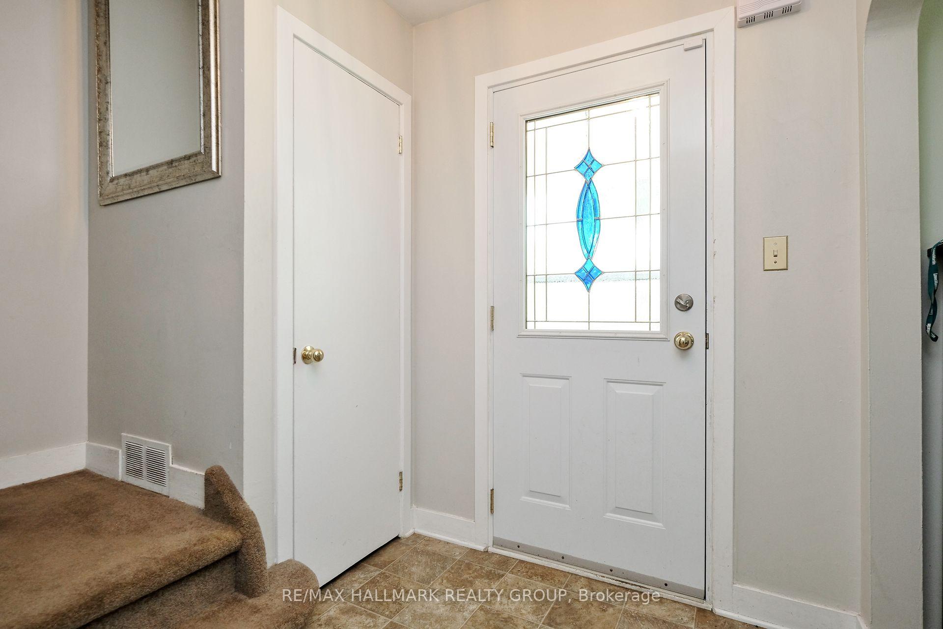 Photo 3 of 43 Withrow Avenue, Ottawa, Meadowlands/St. Claire Gardens — HOMEH