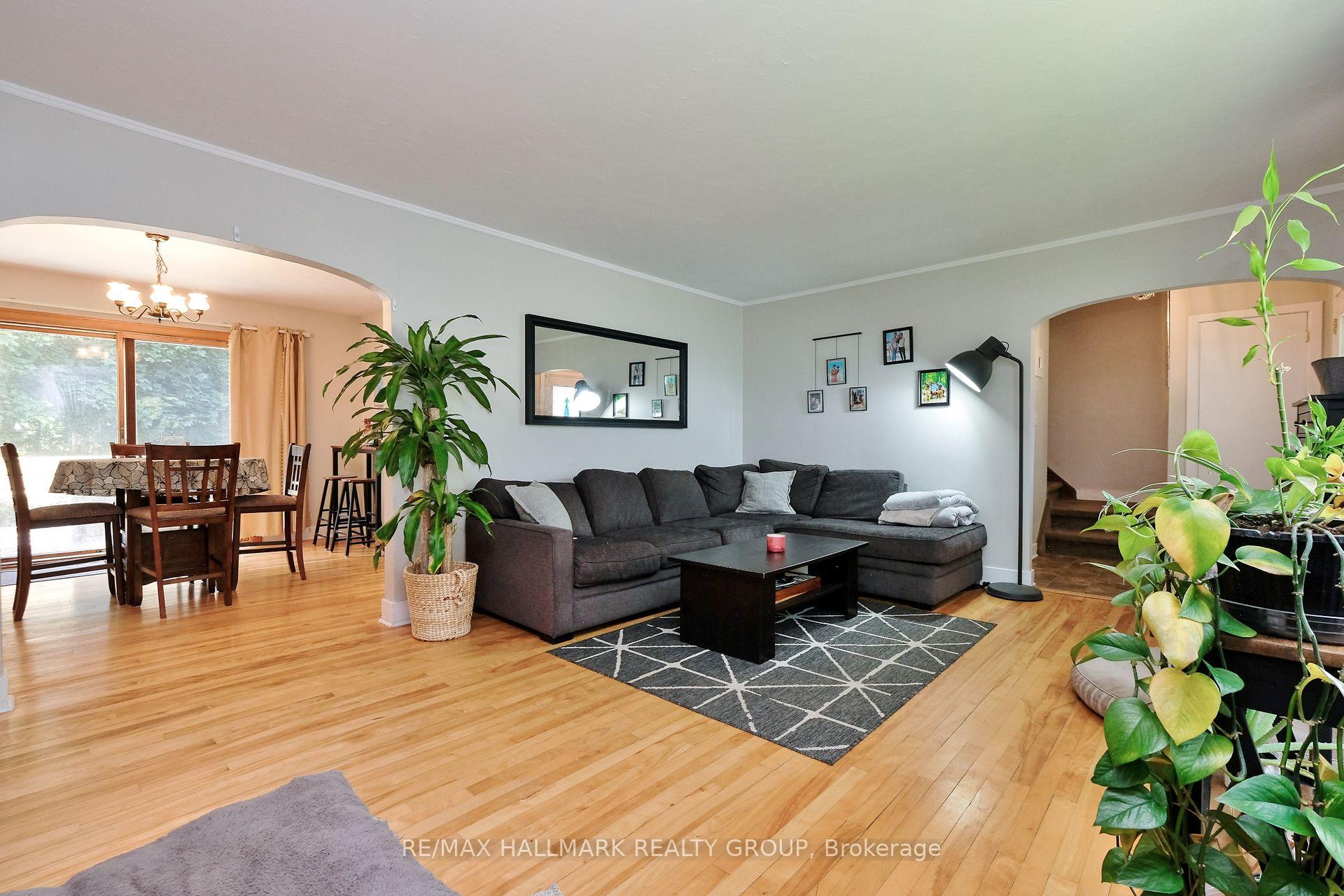 Photo 5 of 43 Withrow Avenue, Ottawa, Meadowlands/St. Claire Gardens — HOMEH