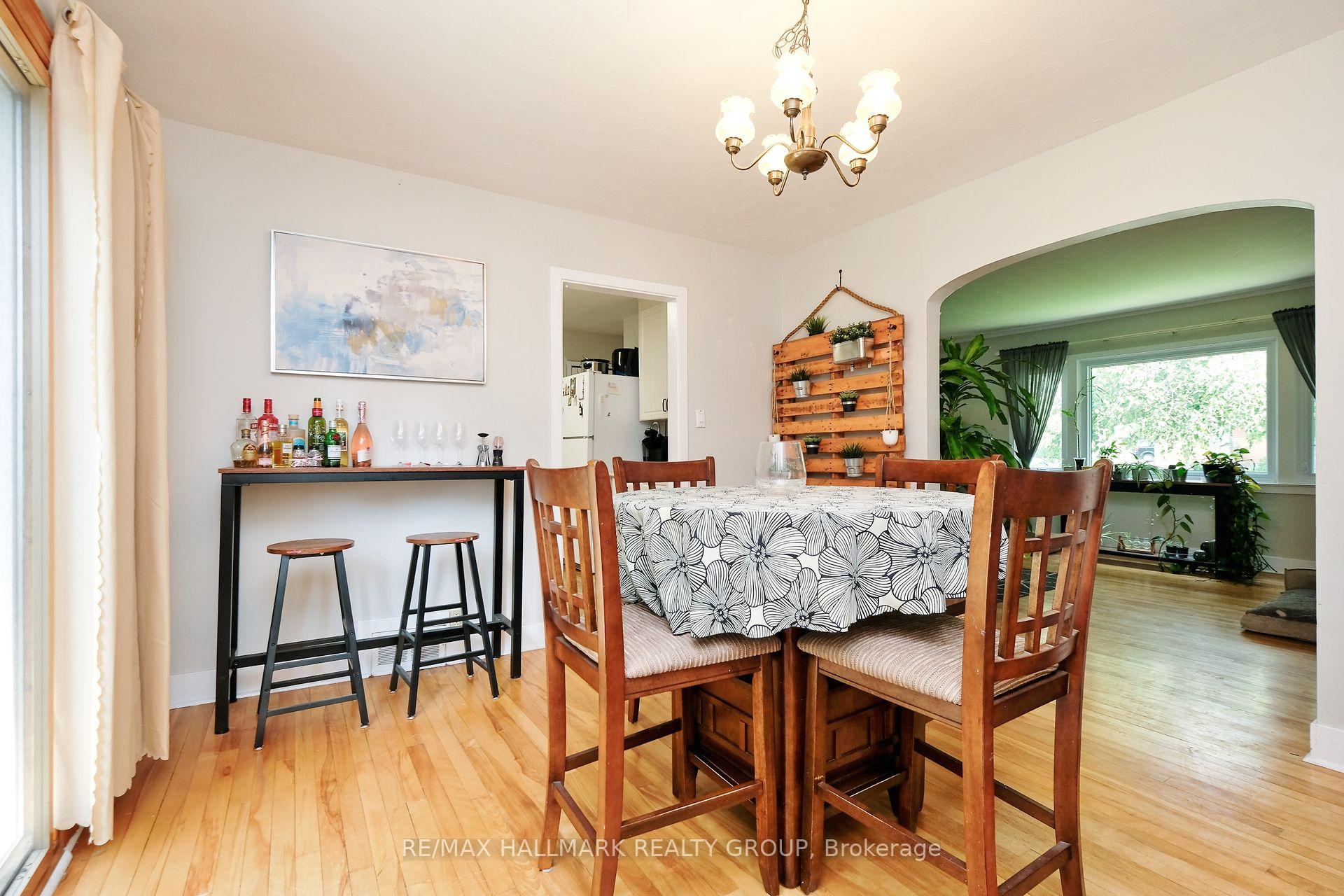 Photo 7 of 43 Withrow Avenue, Ottawa, Meadowlands/St. Claire Gardens — HOMEH